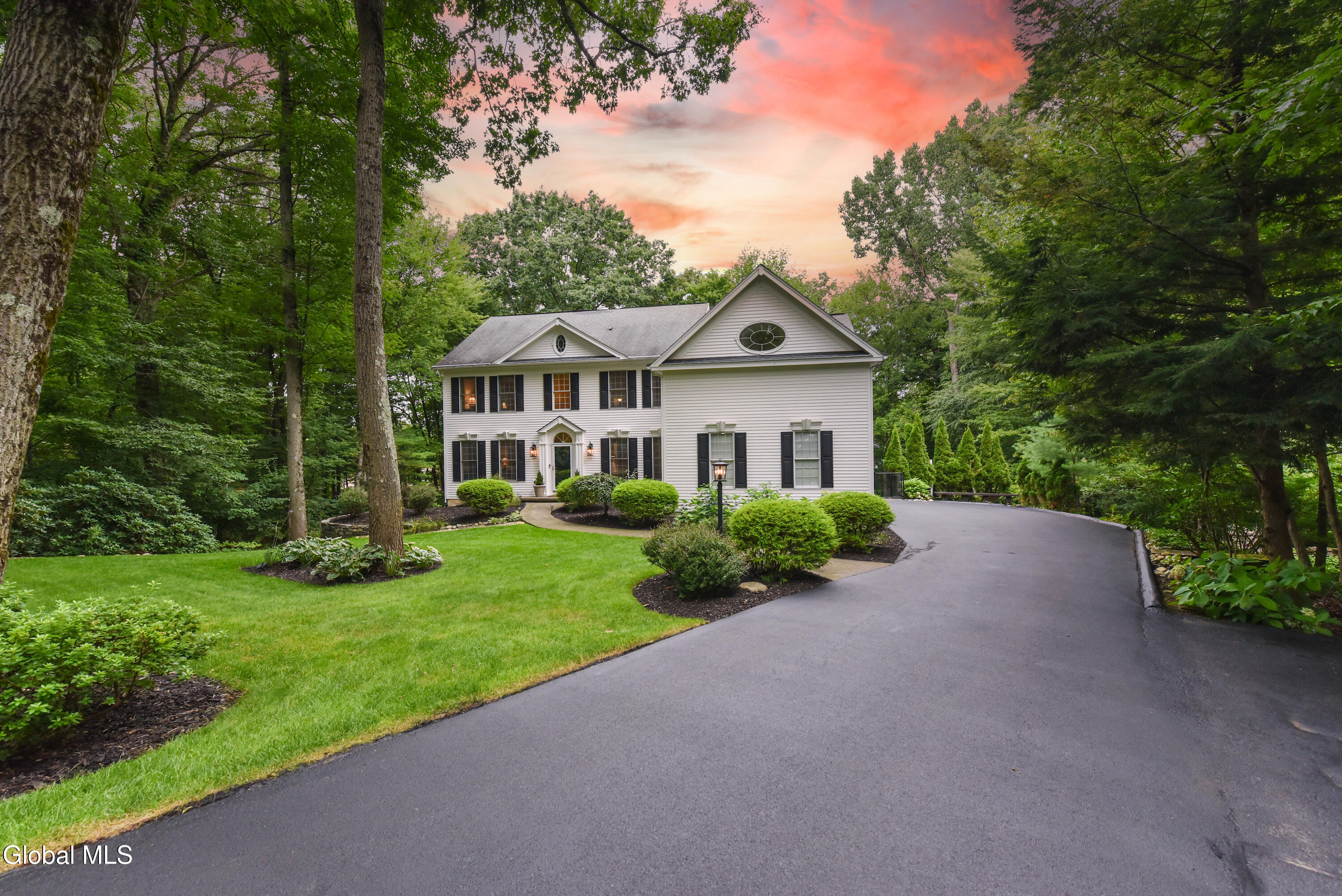 11 Wildwood Court — photo