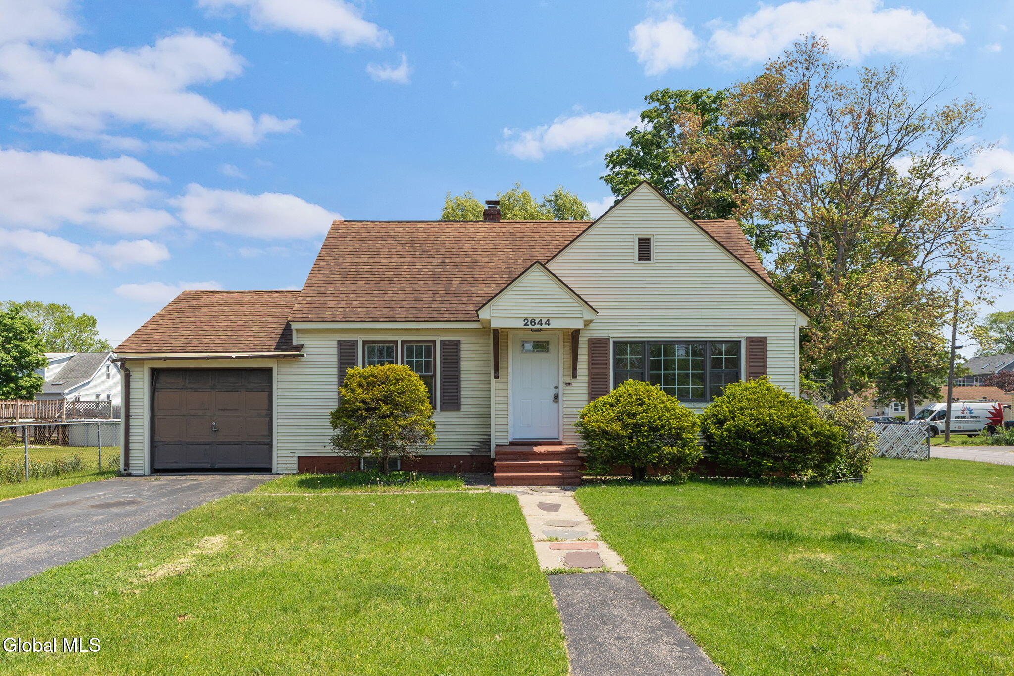 2644 Van Dyke Avenue — photo