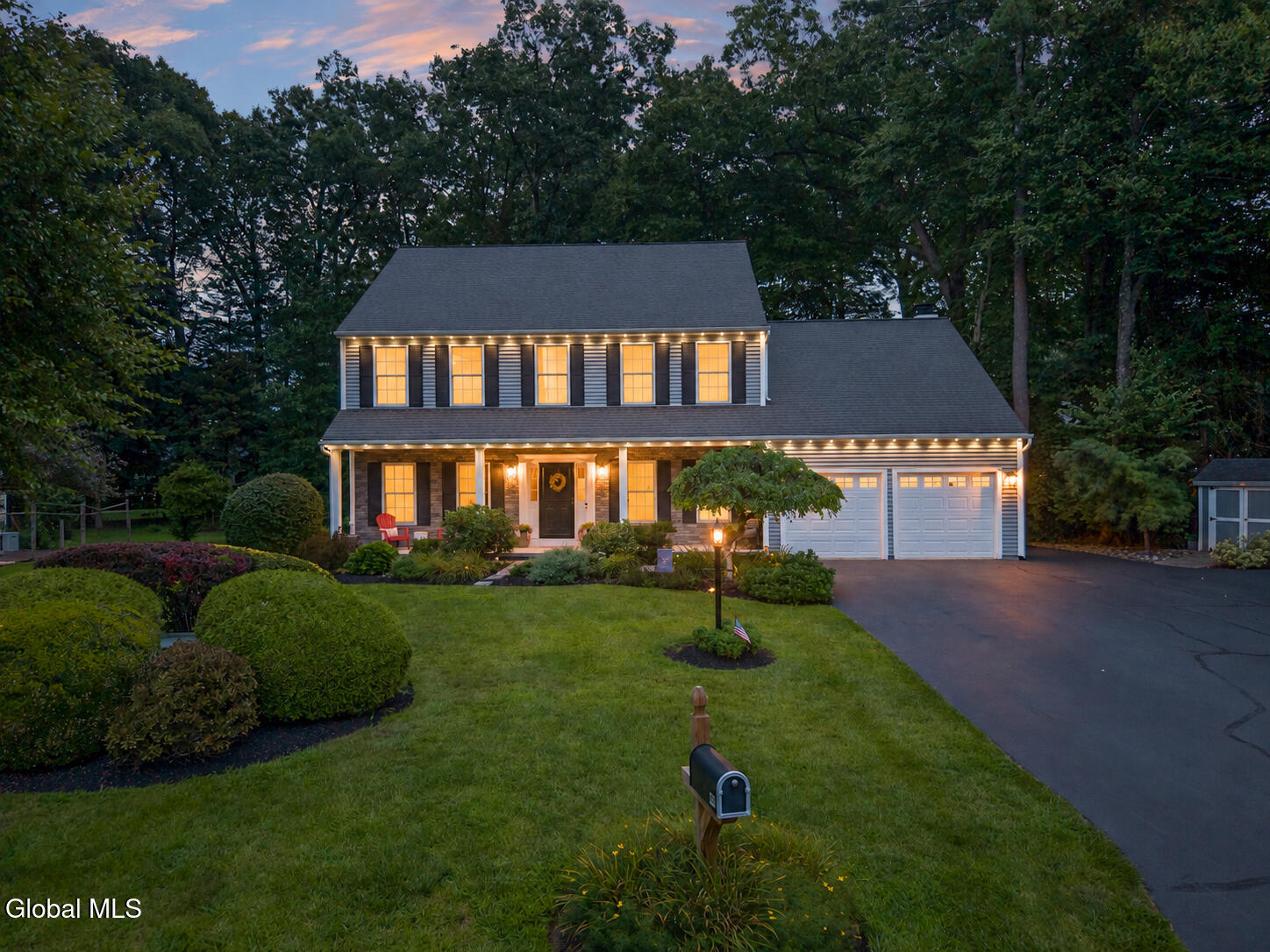 40 Willow Drive — photo