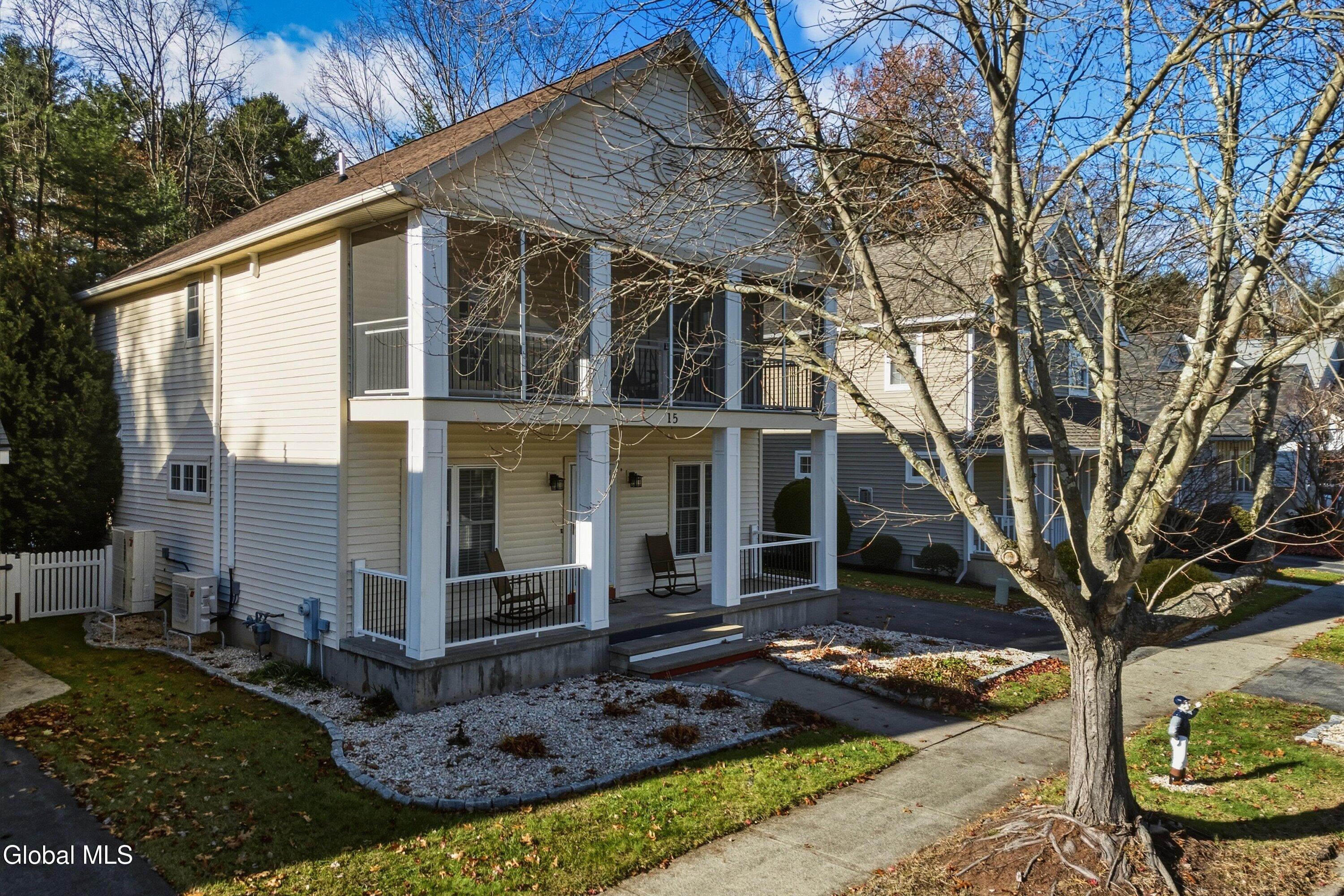15 Thoroughbred Drive — photo