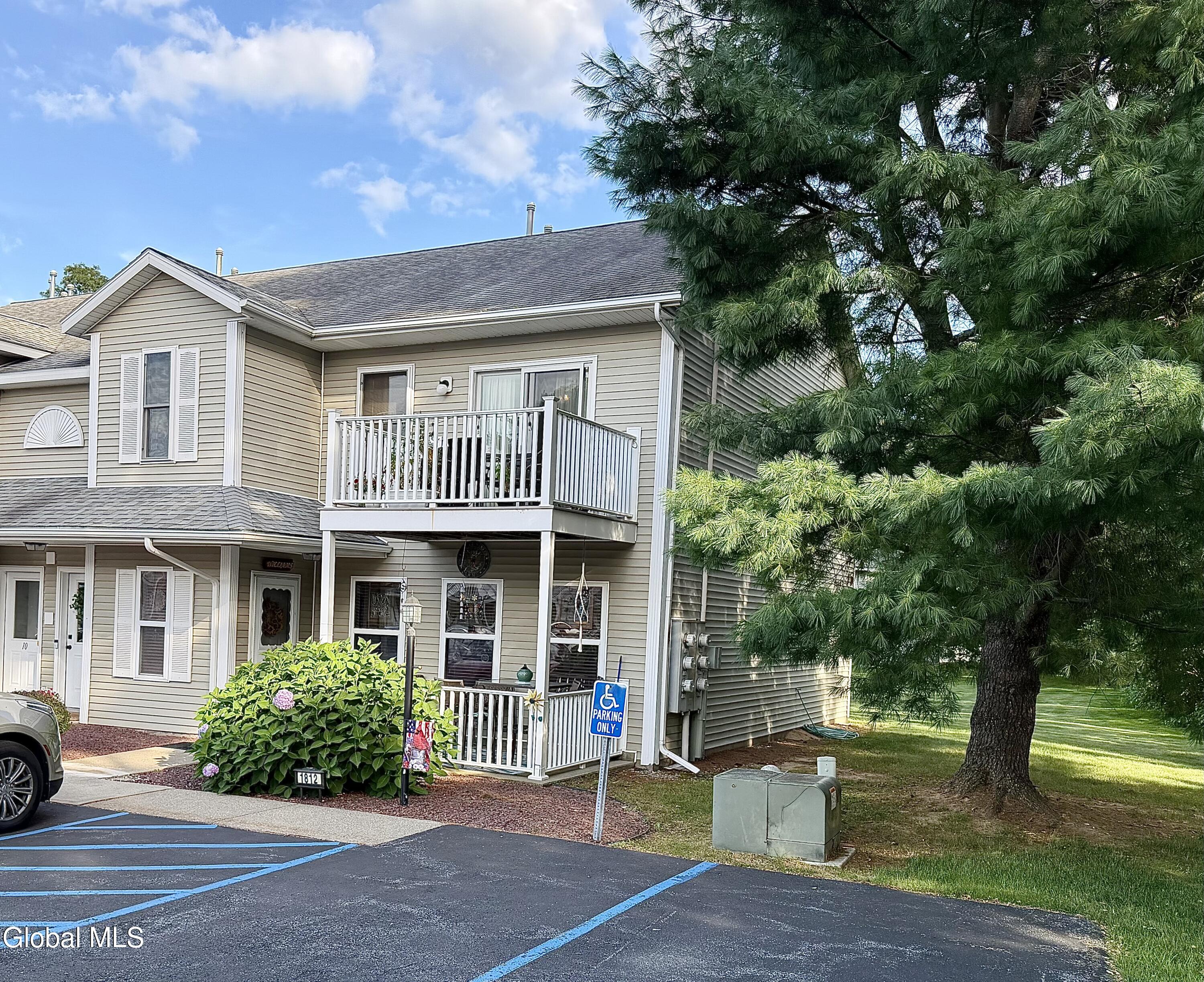 1812 Cambridge Manor Drive — photo