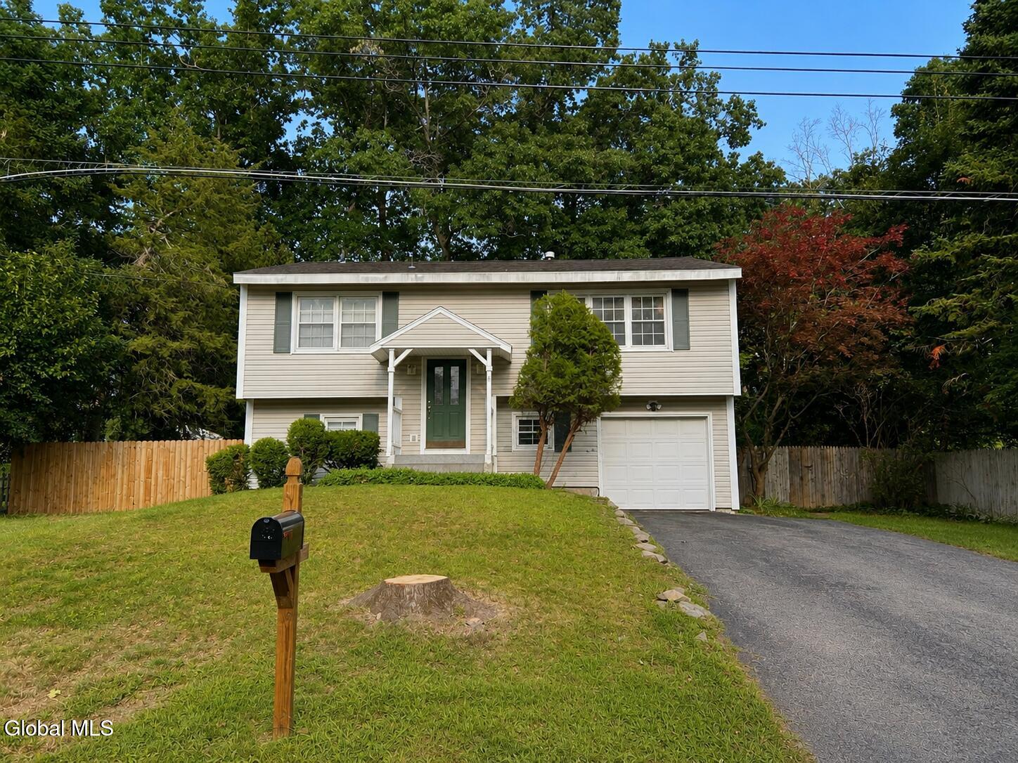31 Northway Court — photo