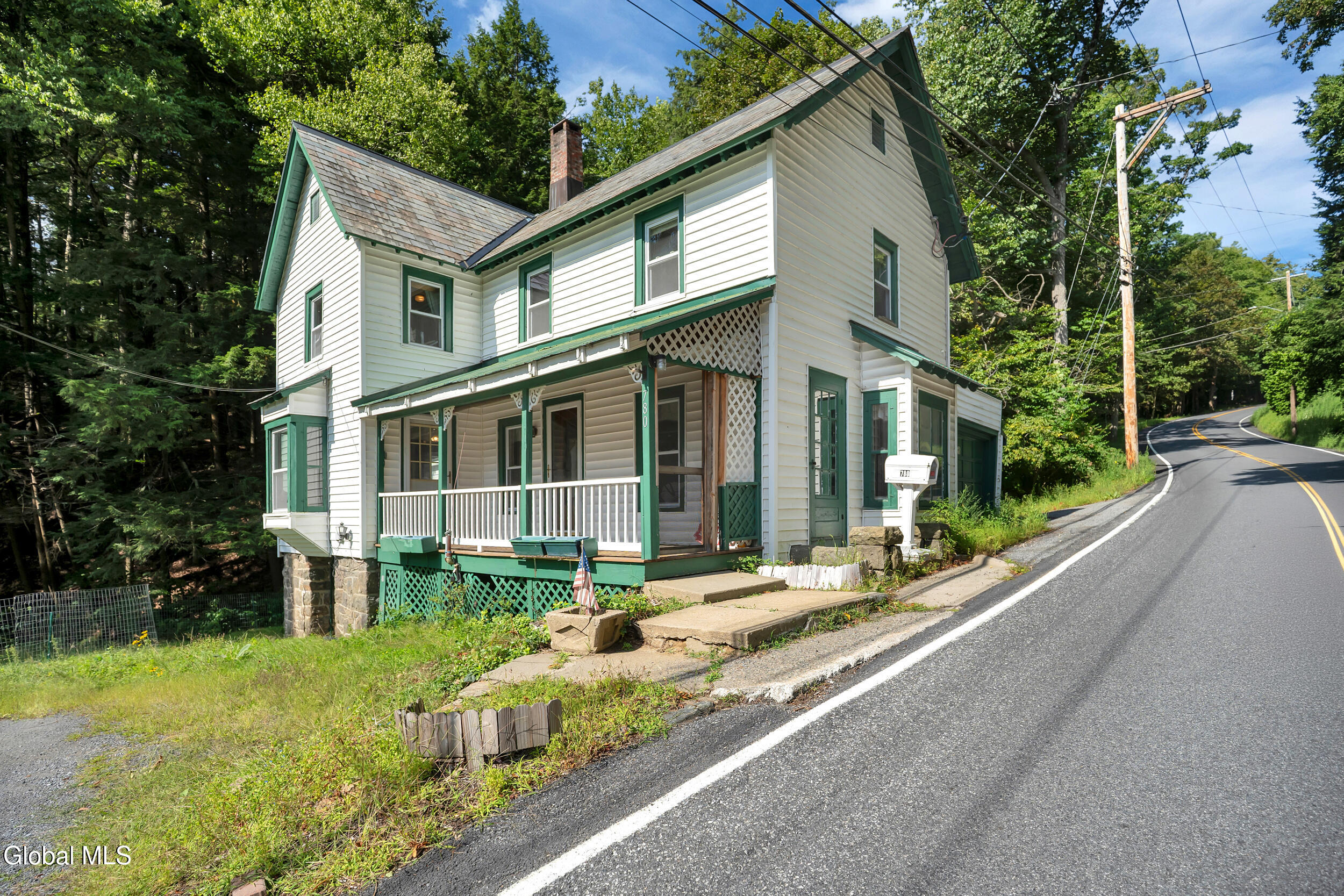 780 Diamond Point Road — photo