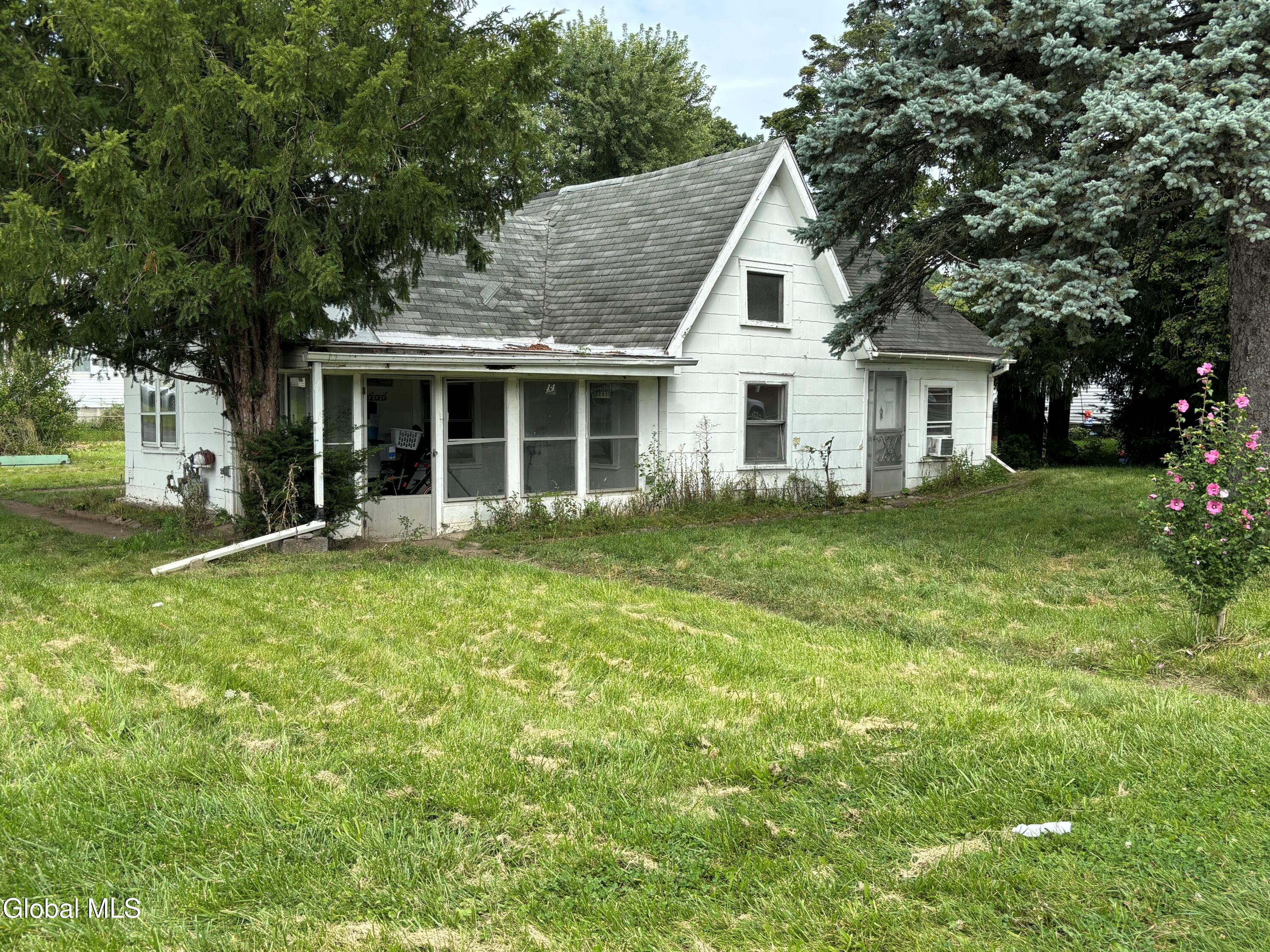 129 Main Avenue — photo