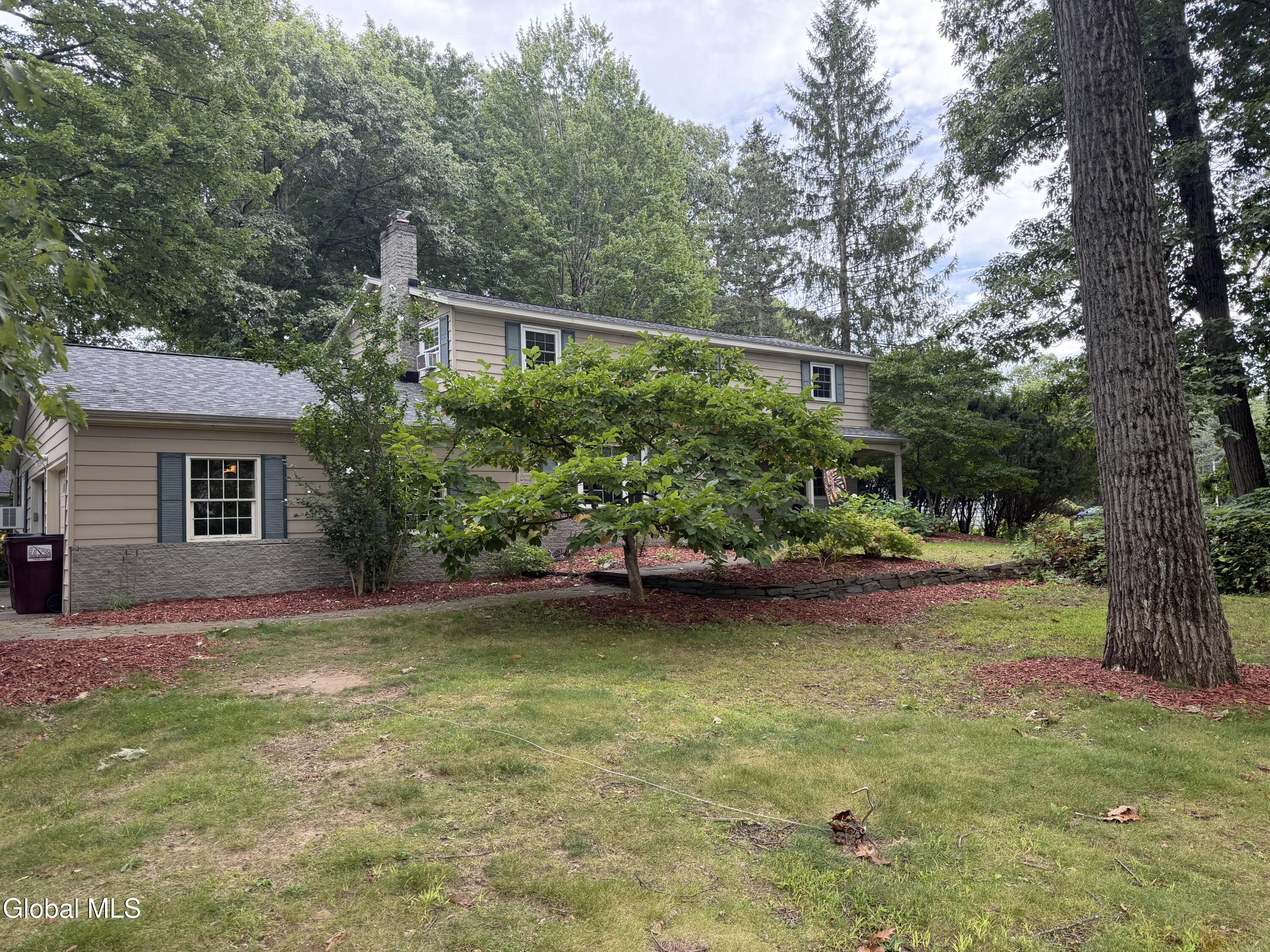 2 Acorn Grove — photo
