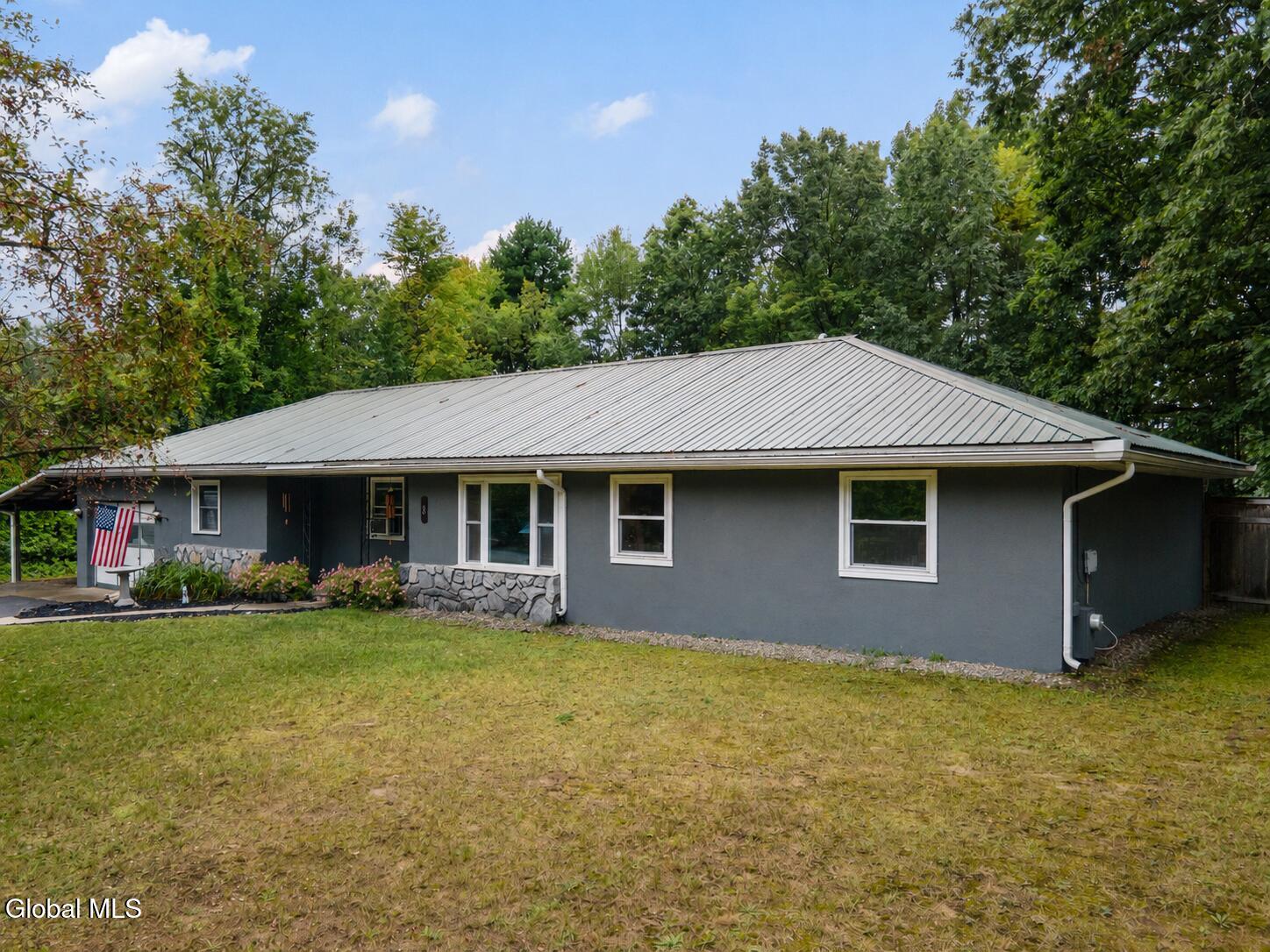 8 Michael Road — photo