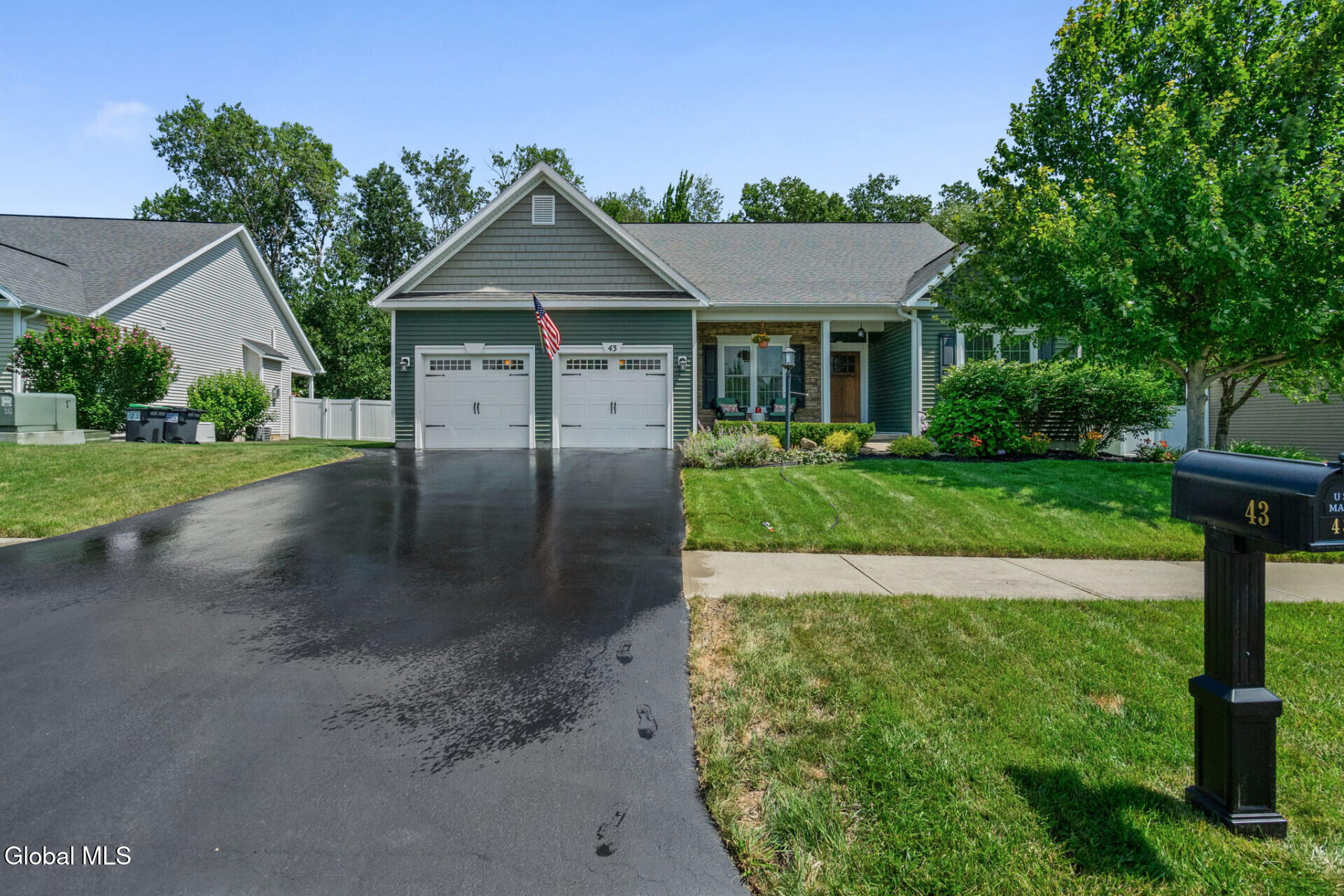 43 Maiden Circle — photo