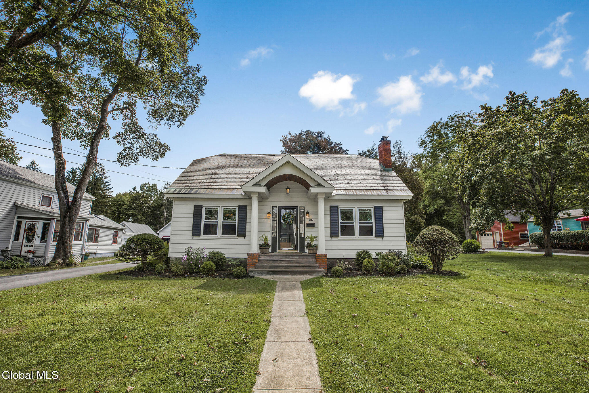 72 McLean Street — photo