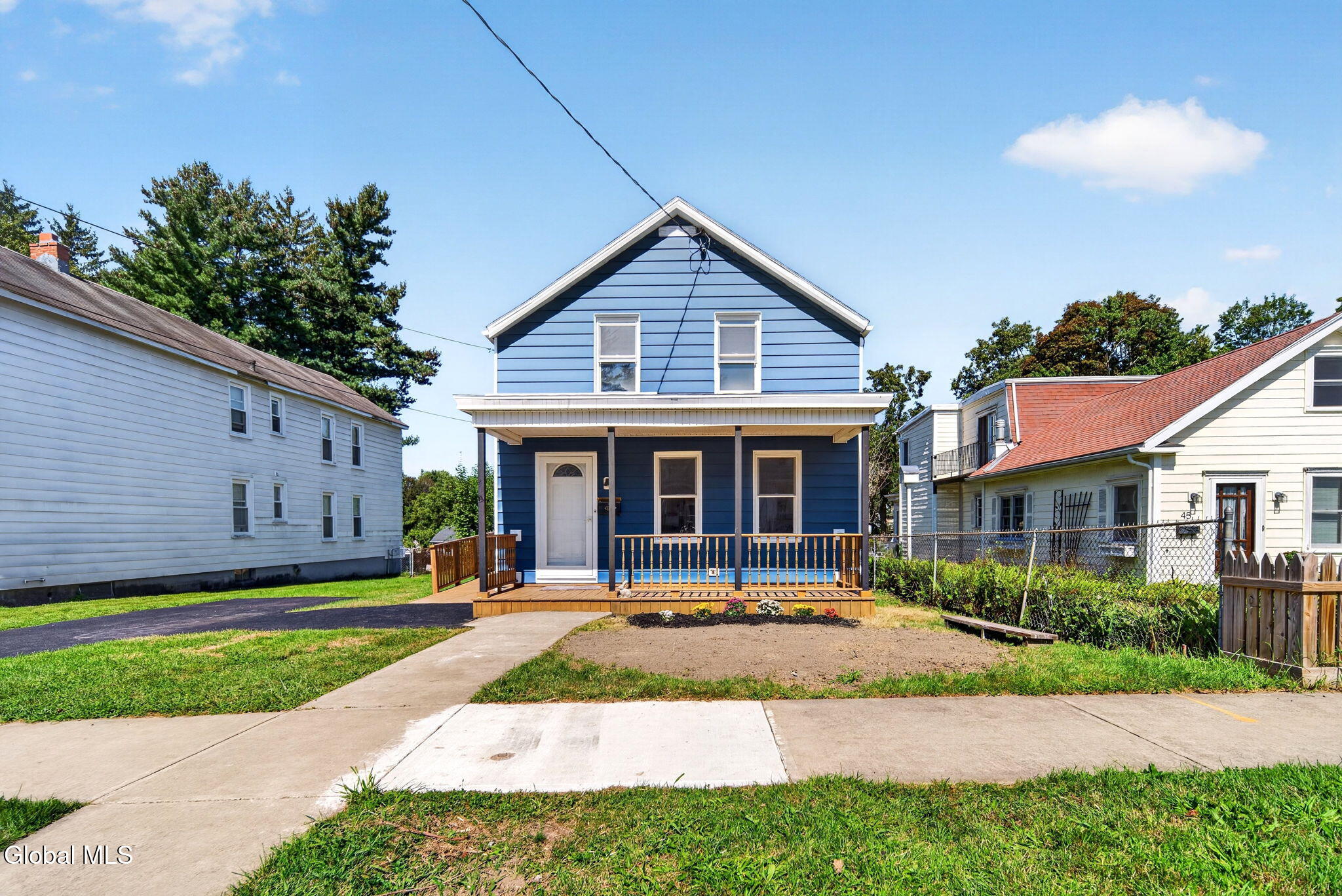 41 Ford Avenue — photo