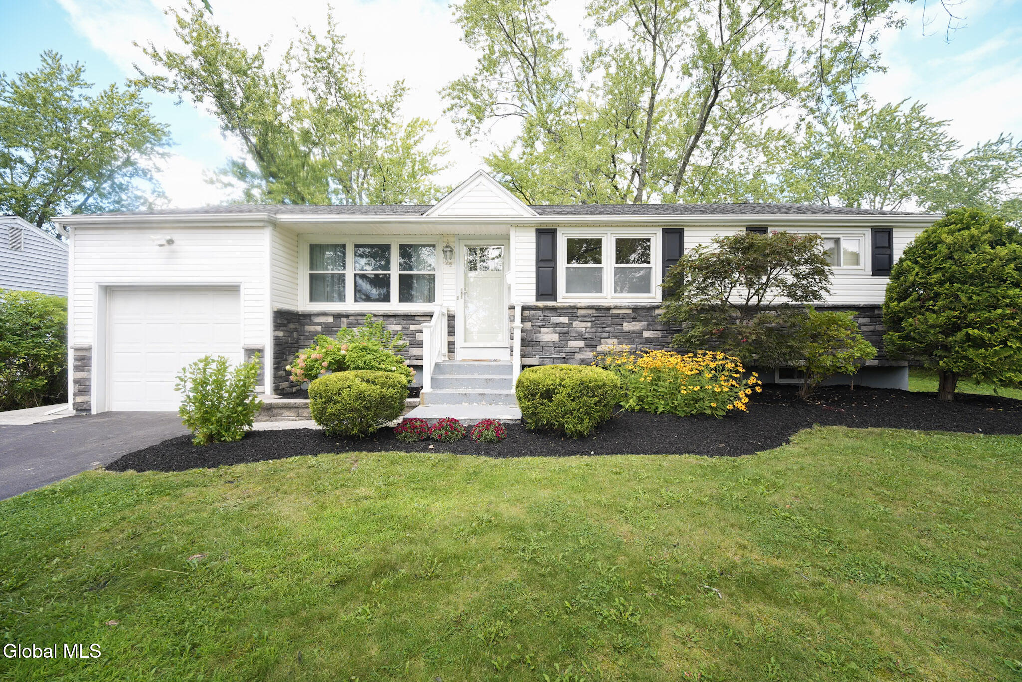 24 Harold Avenue — photo