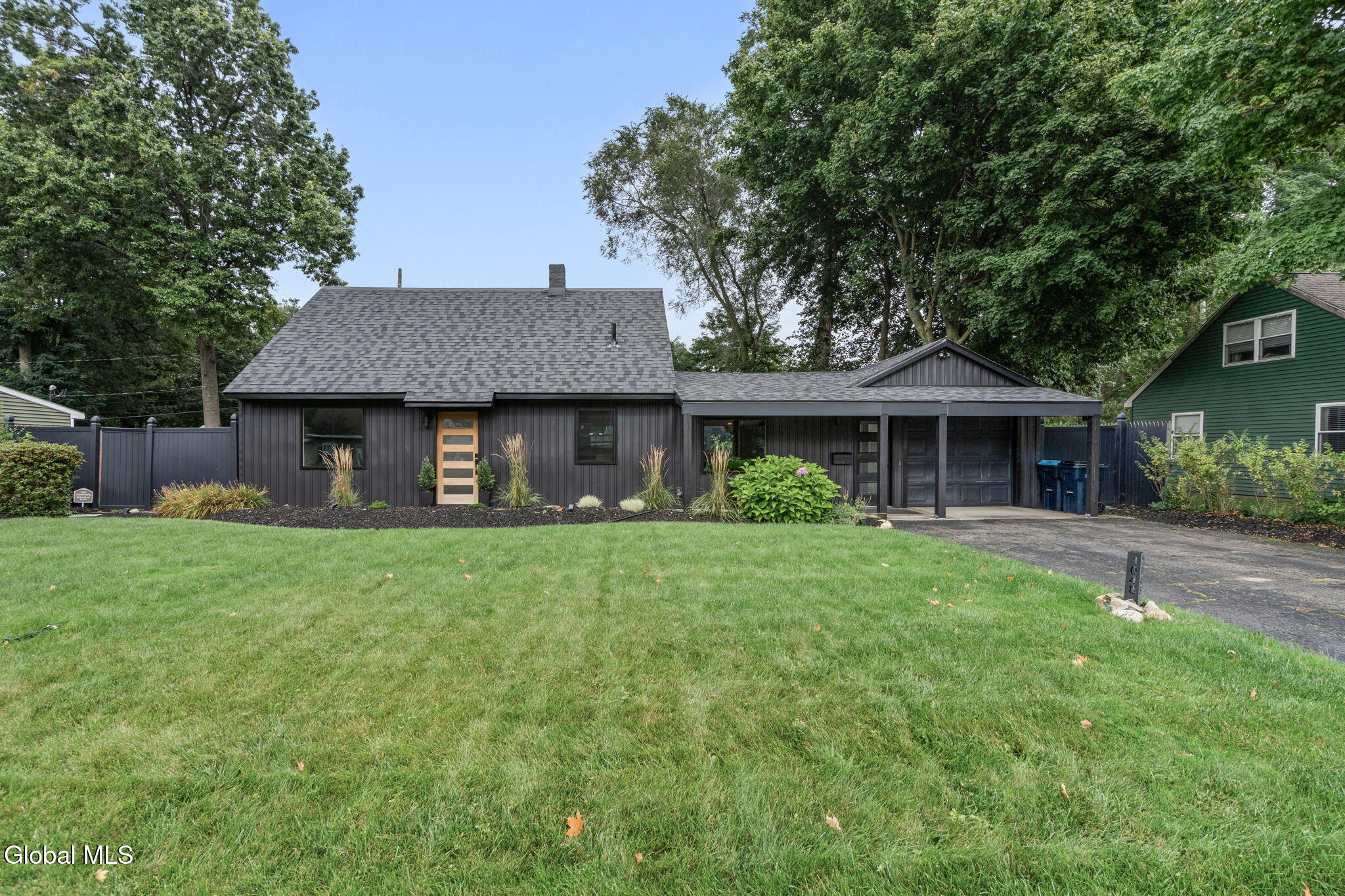 1048 Spry Lane — photo