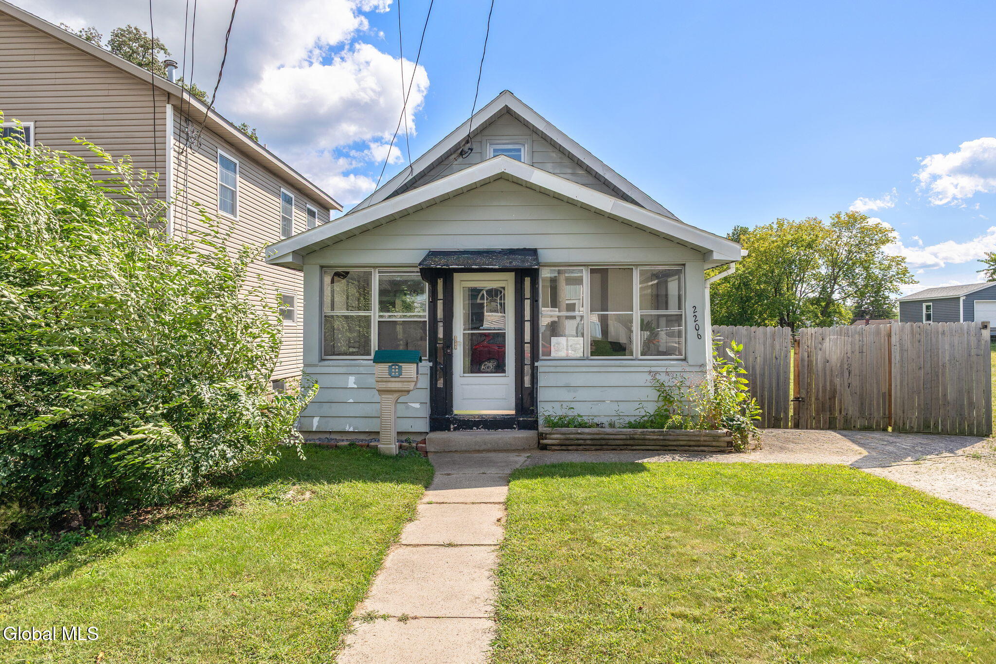 2206 William Street — photo