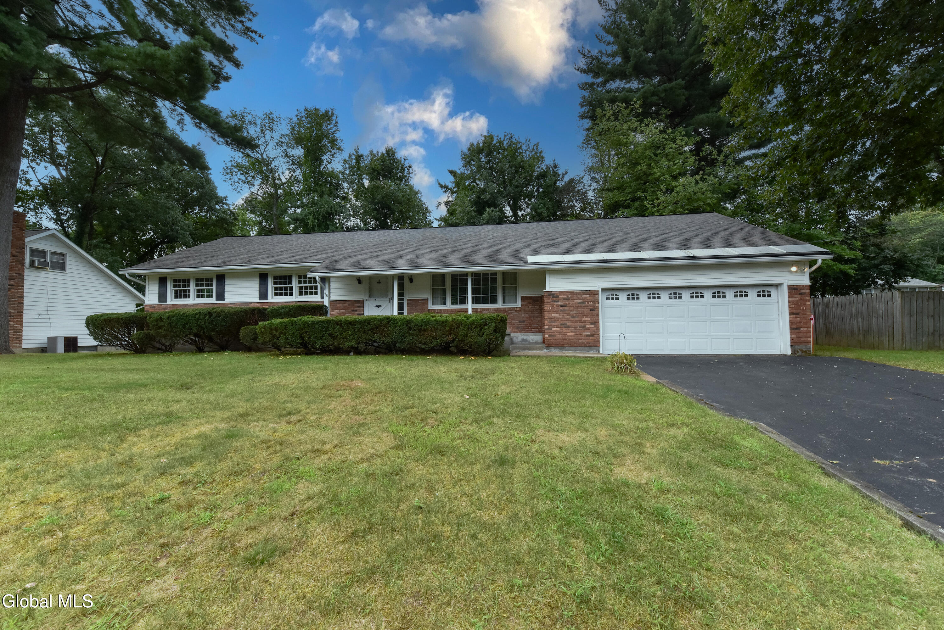 12 Arnold Drive — photo