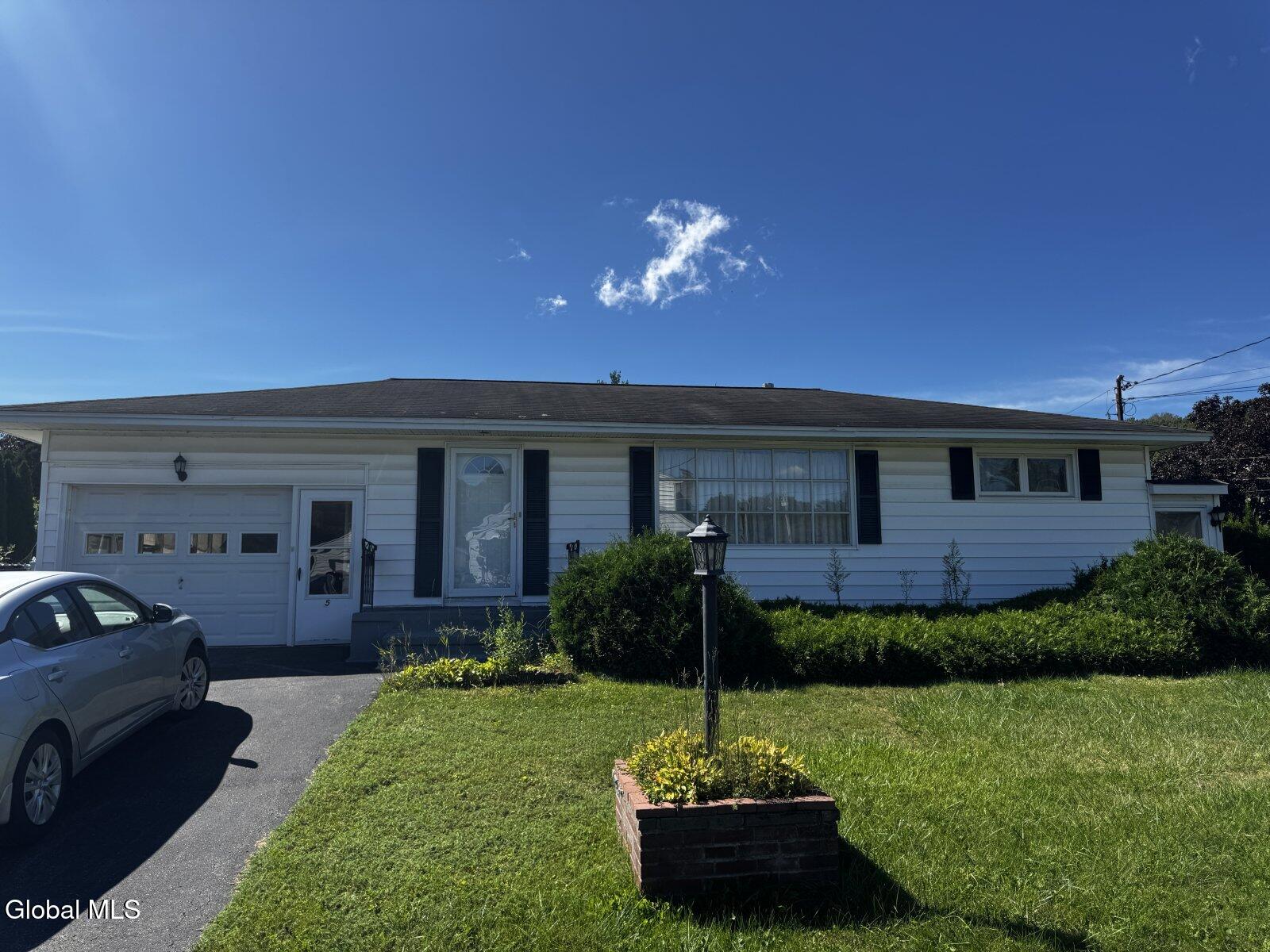 5 Brentwood Avenue — photo