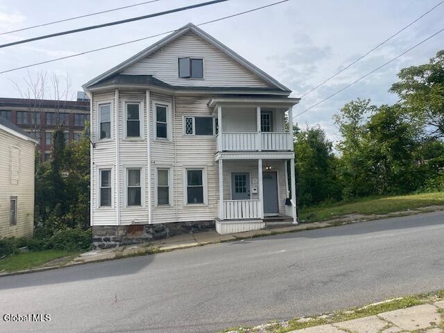 16 Locust Avenue — photo