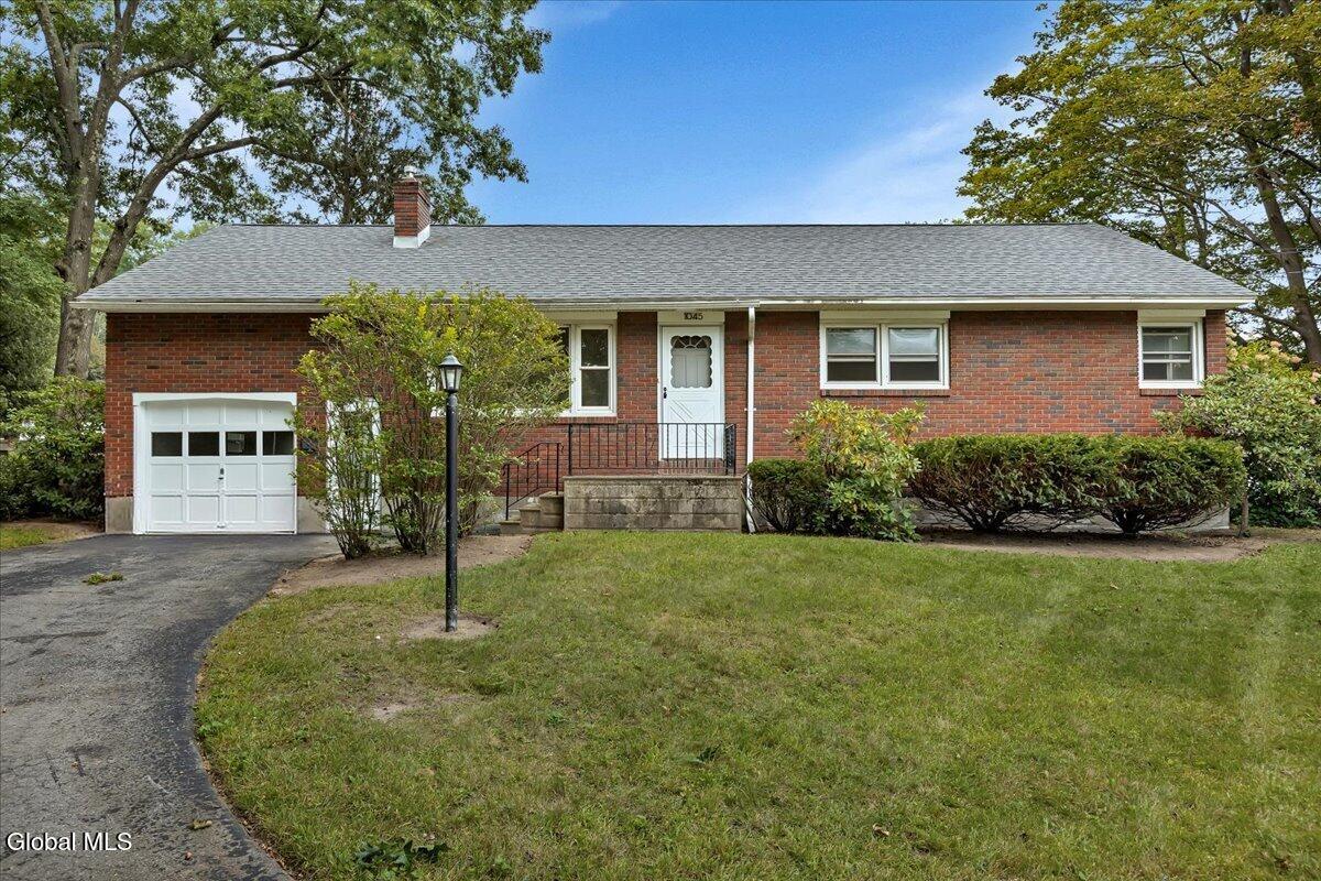1045 O'Brien Avenue — photo