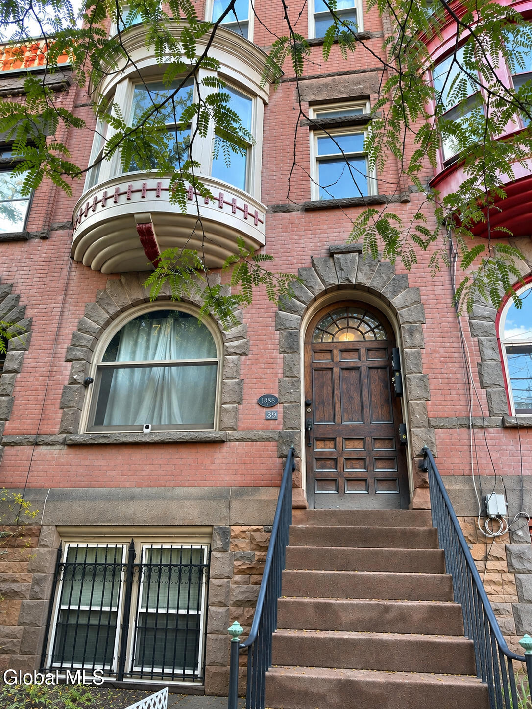 39 S Lake Avenue, 3 — photo