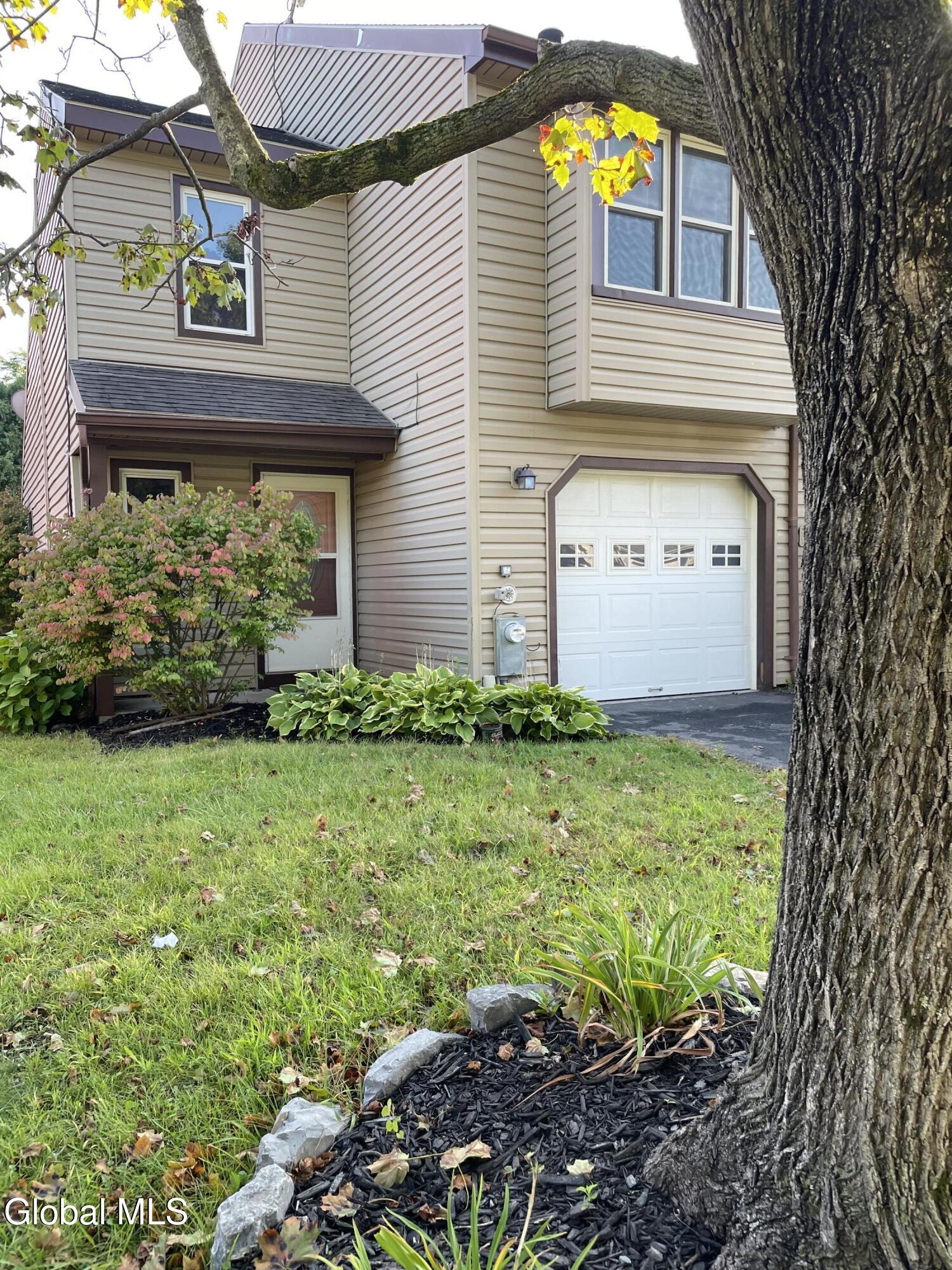 13 Lexington Drive — photo
