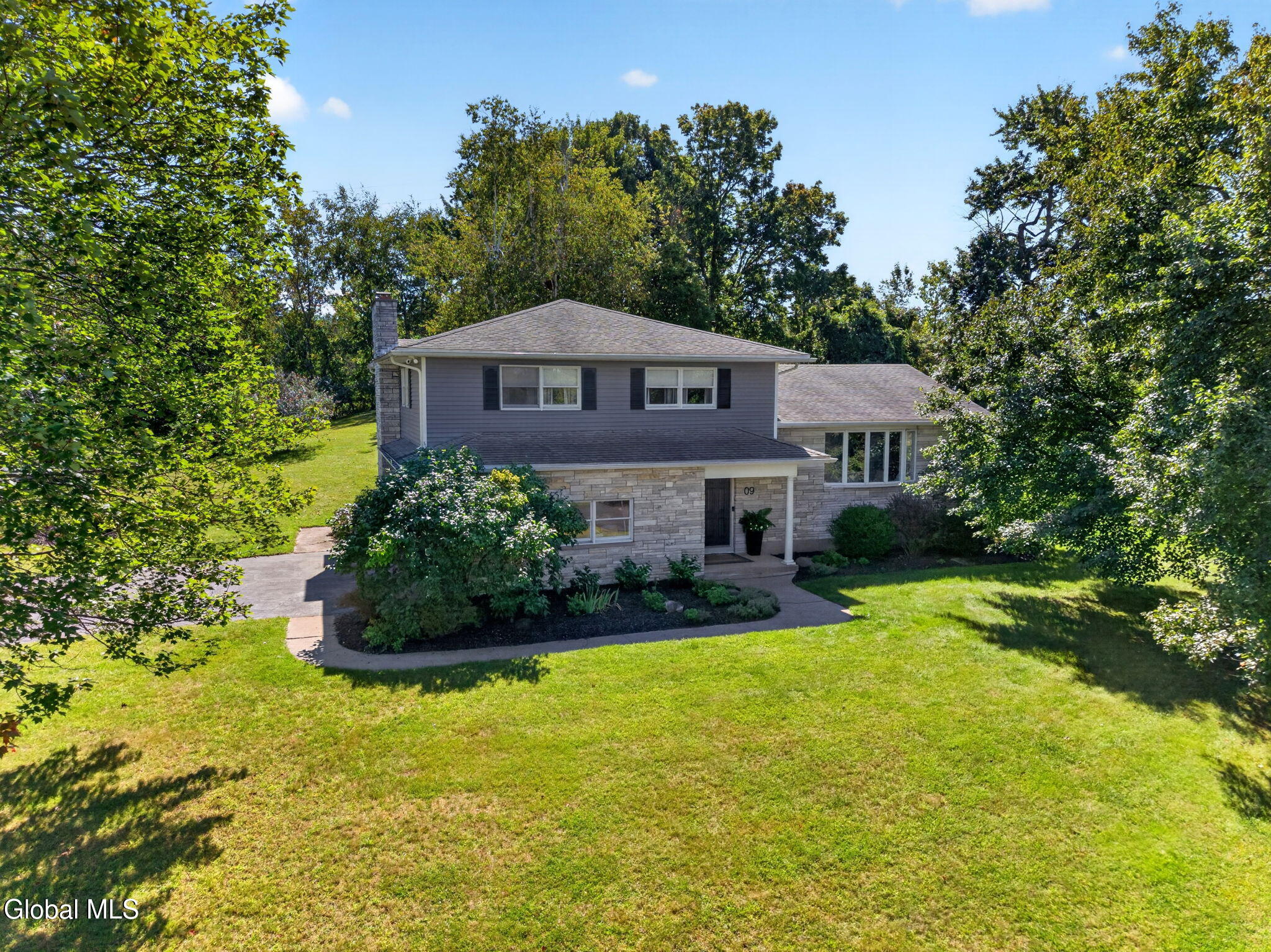 9 Valente Drive — photo
