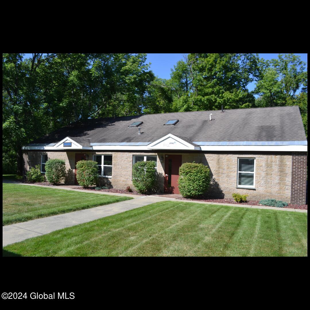 667 Bay Road — photo