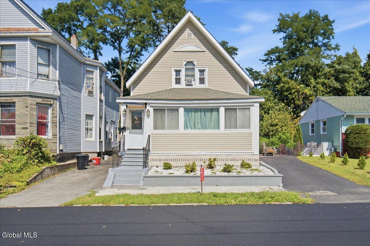 1101 Van Velsen Street — photo
