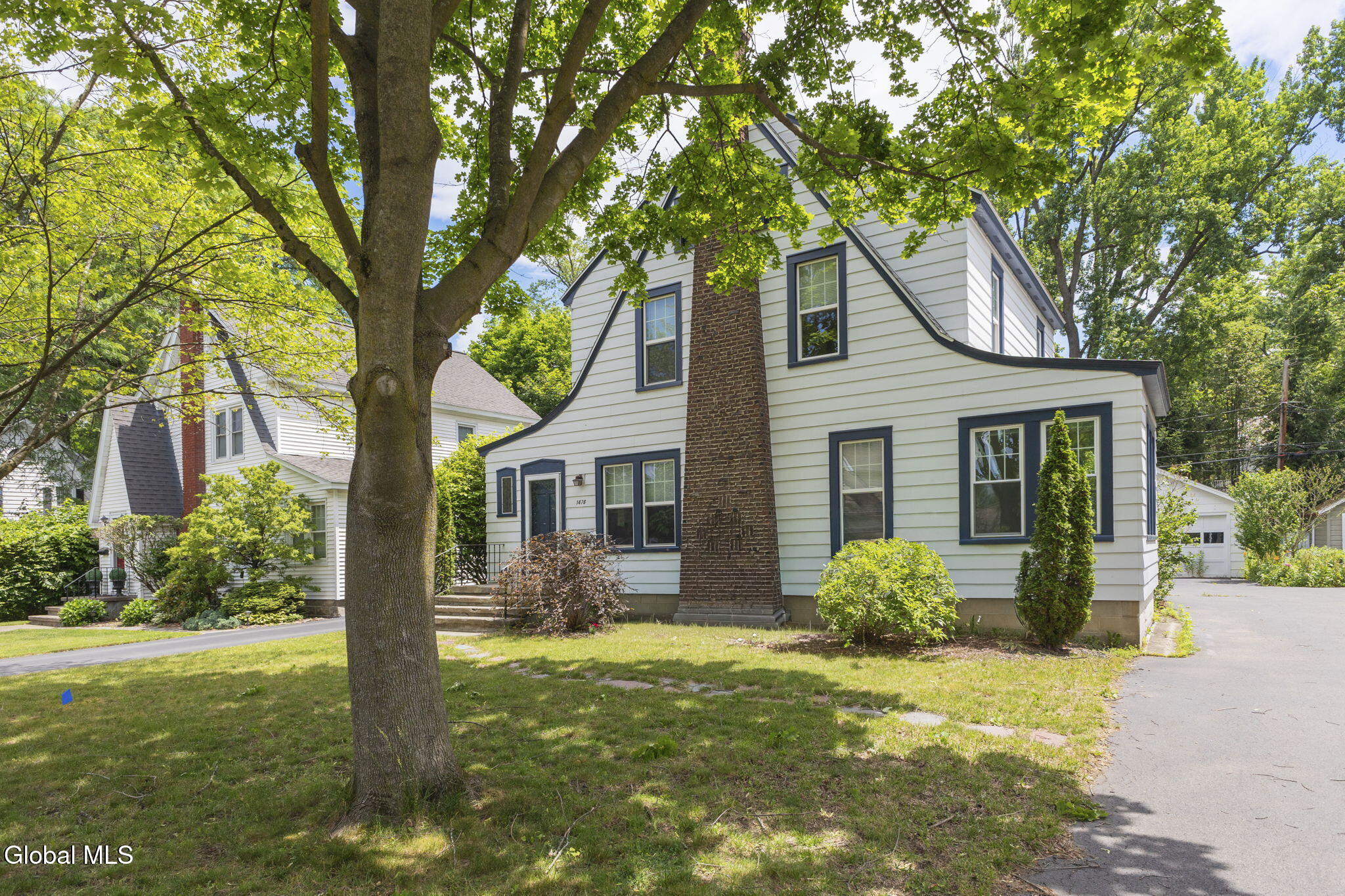 1476 Regent Street — photo