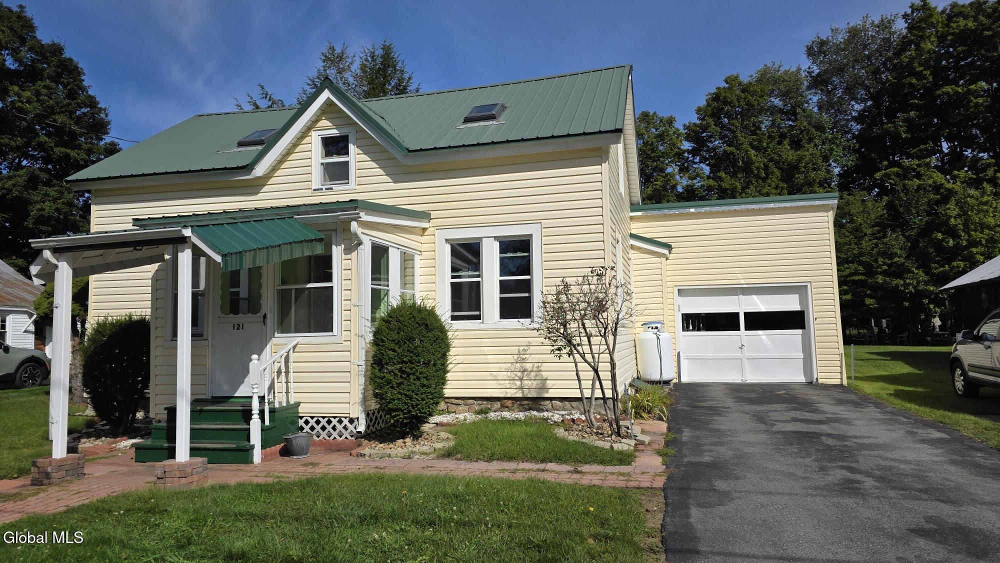 121 Mechanic Street — photo