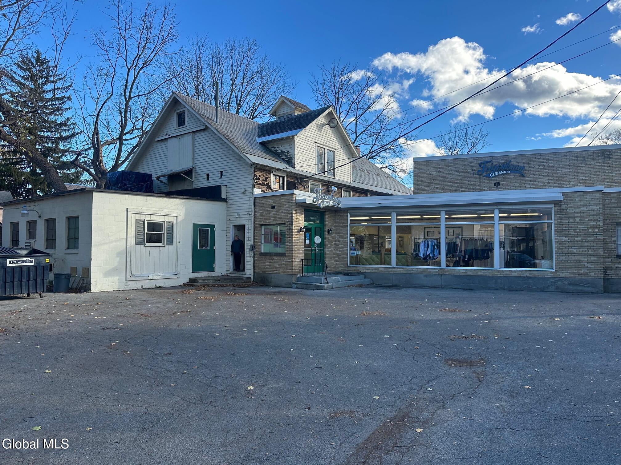 89R Bay Street — photo