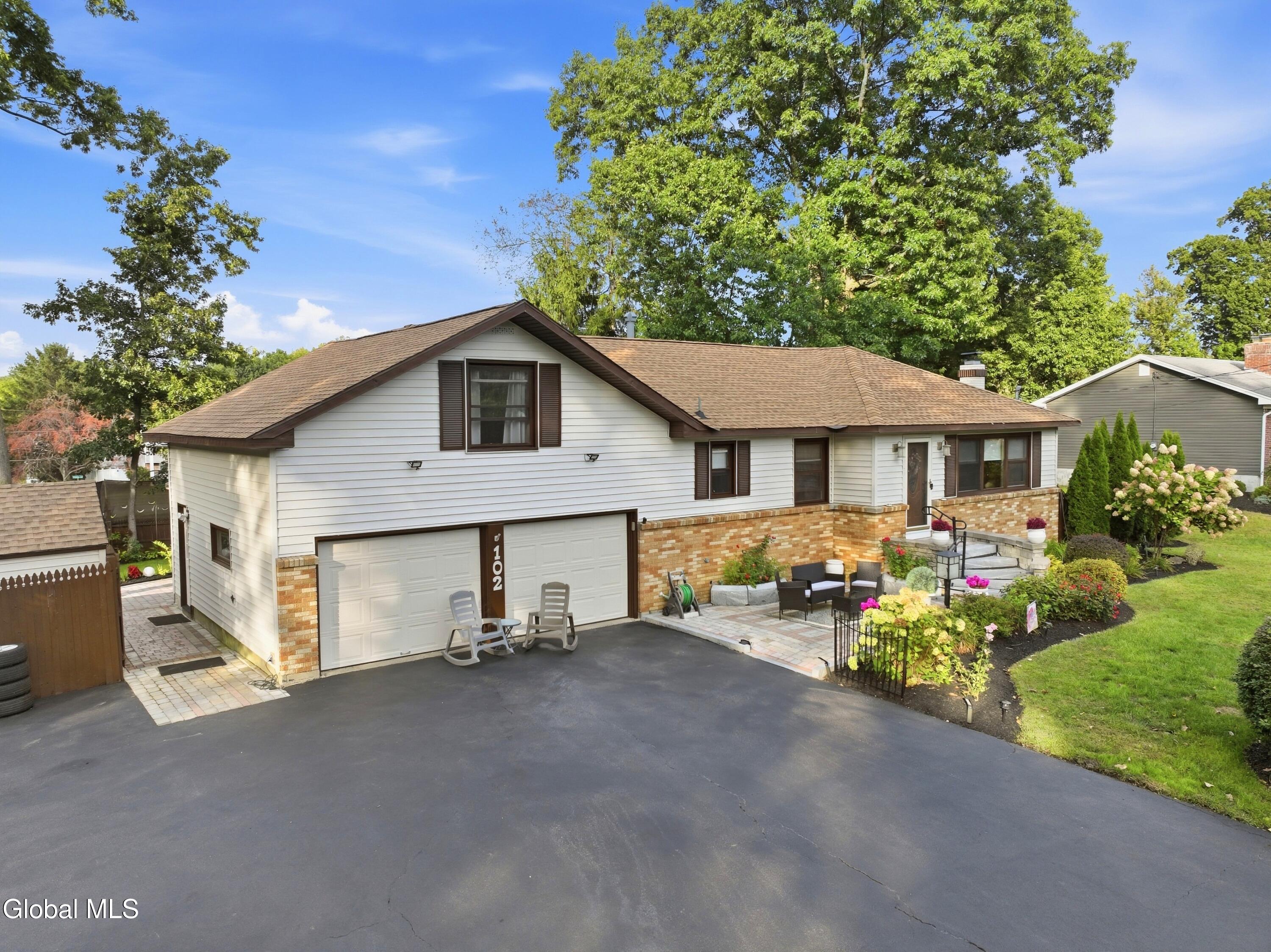 102 Greenleaf Drive — photo