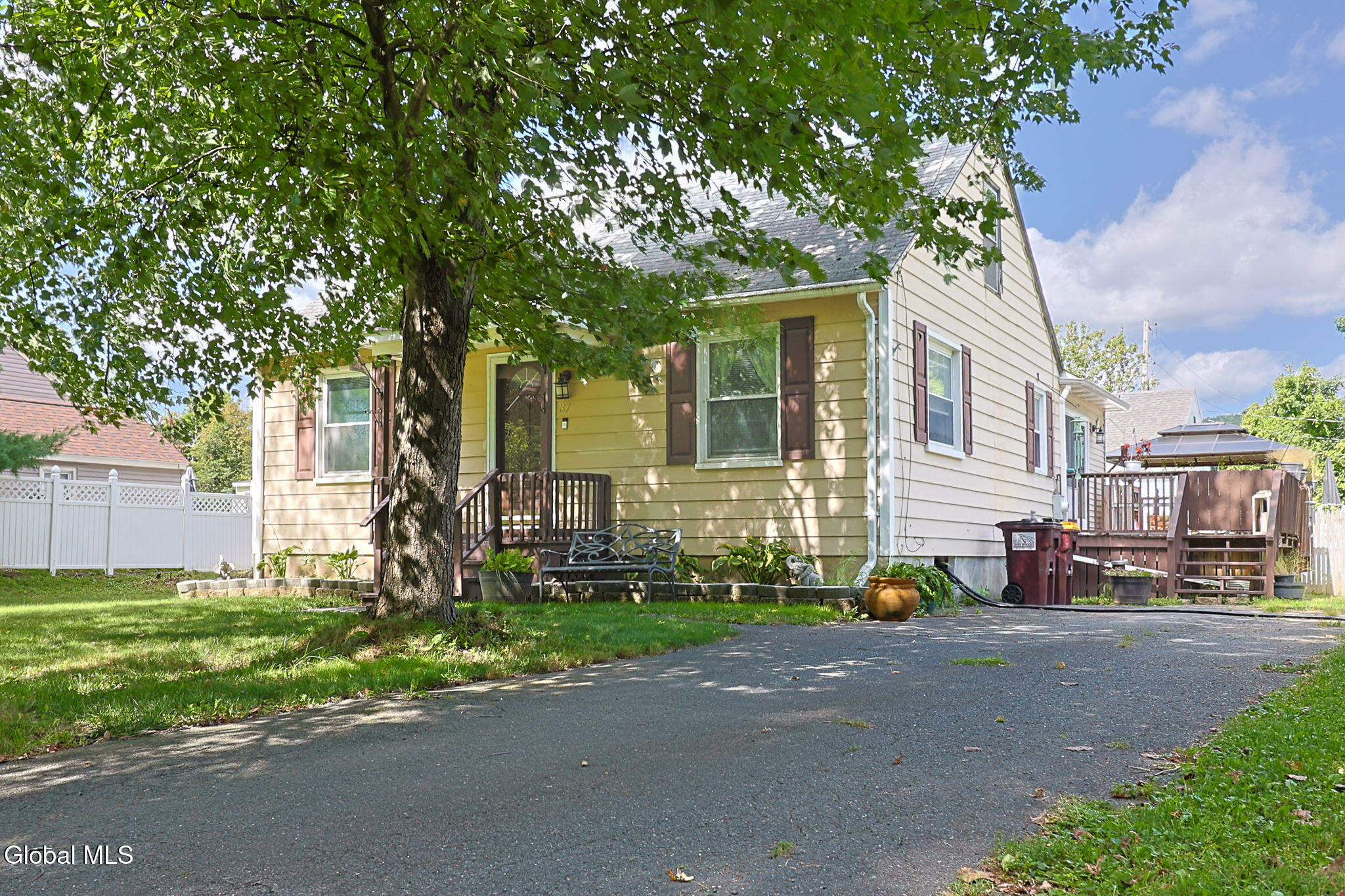 37 Marion Avenue — photo