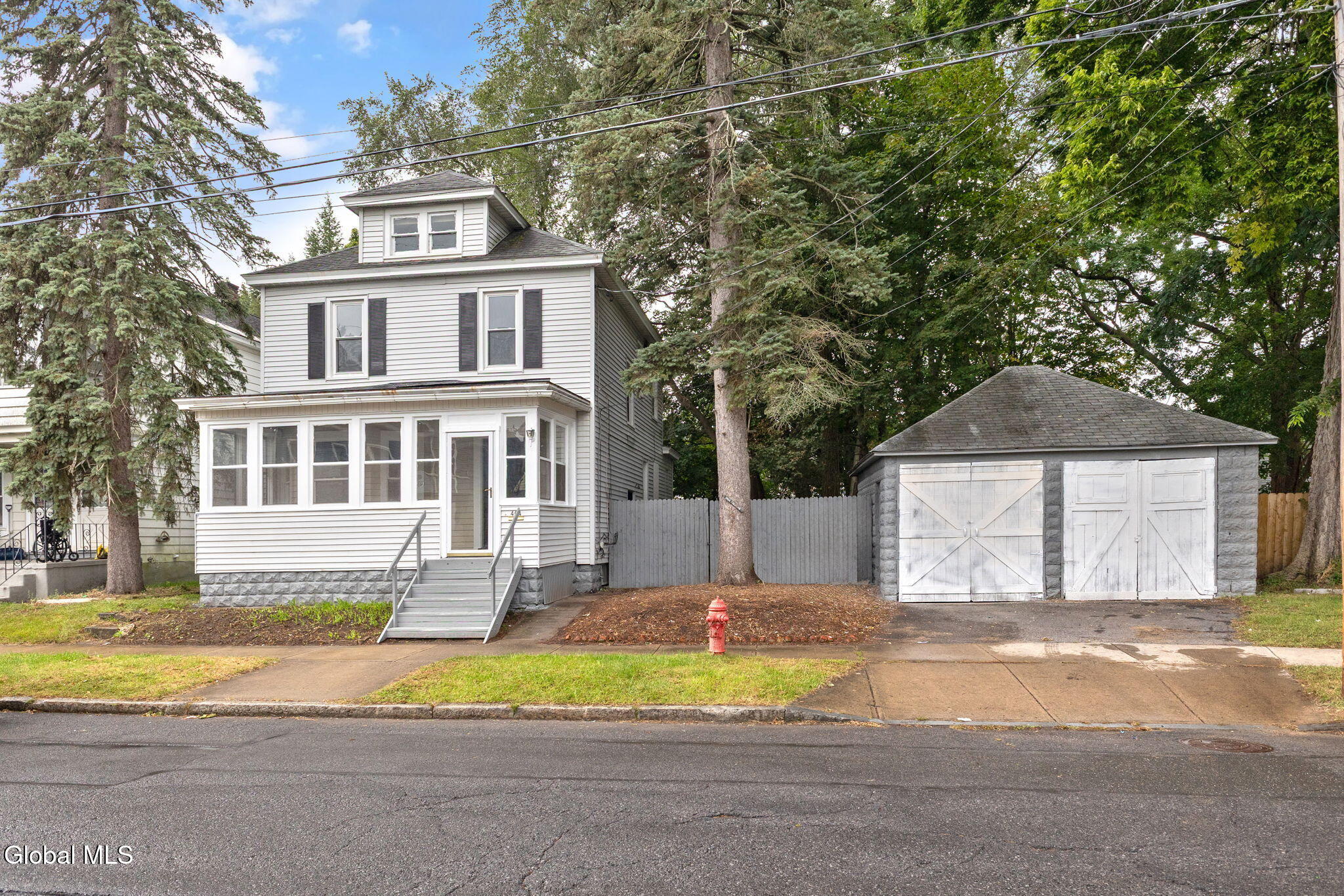 404 Shannon Street — photo