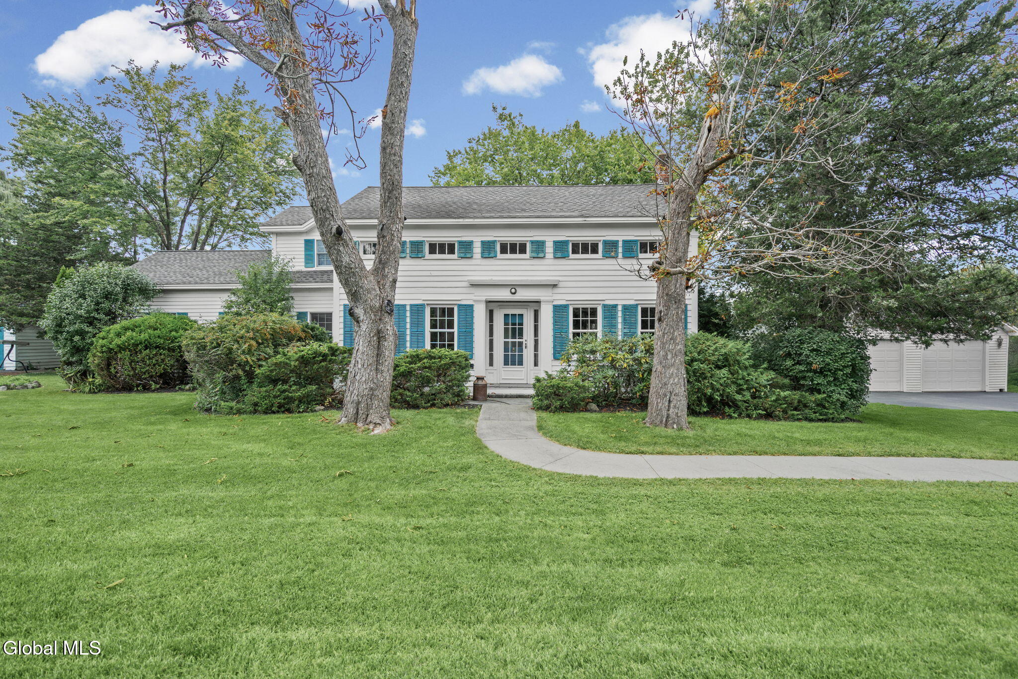 1167 Meadowdale Road — photo
