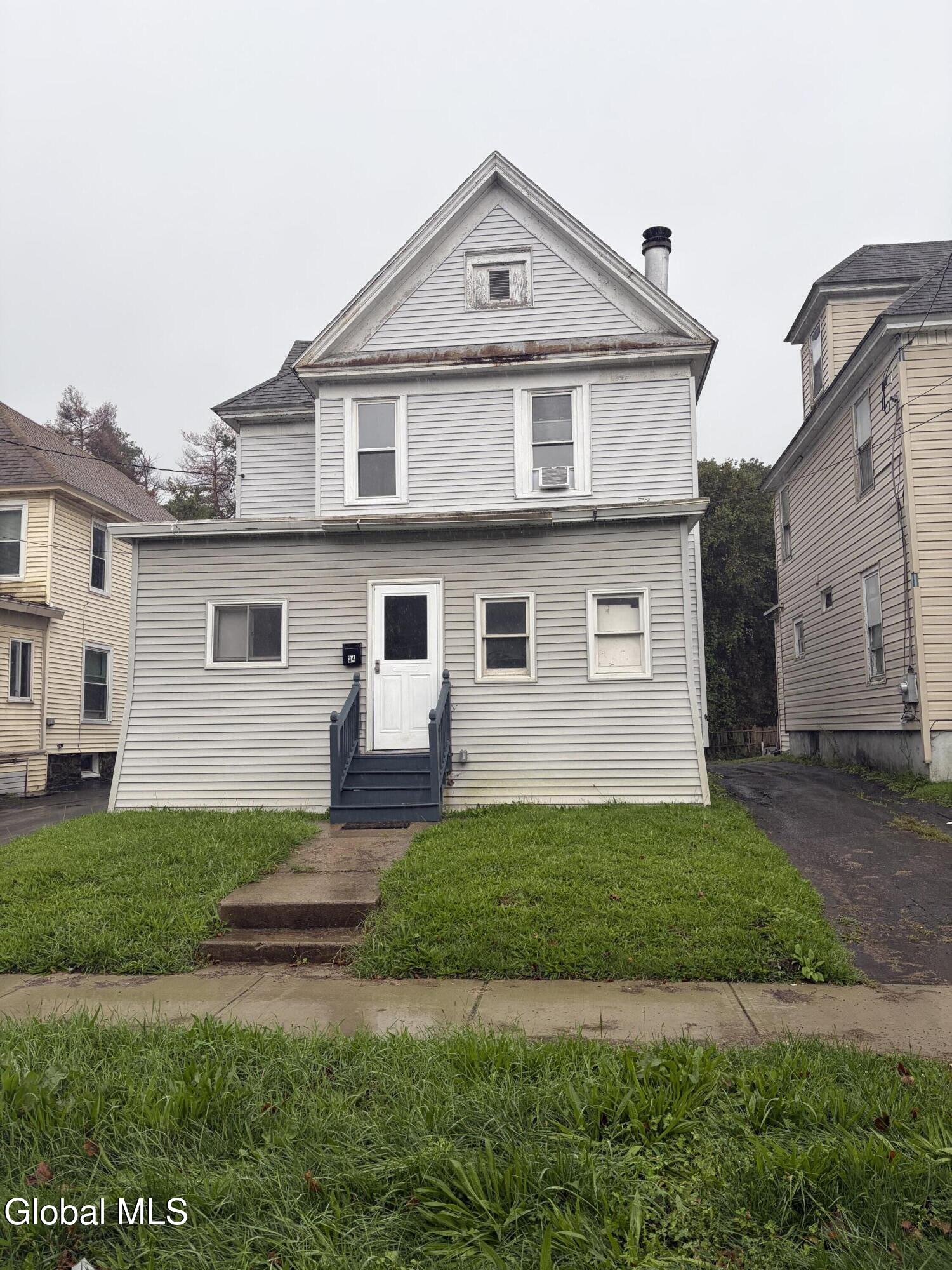 34 E River Street — photo