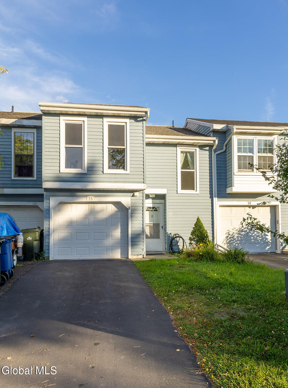 15 Fox Hollow Square — photo
