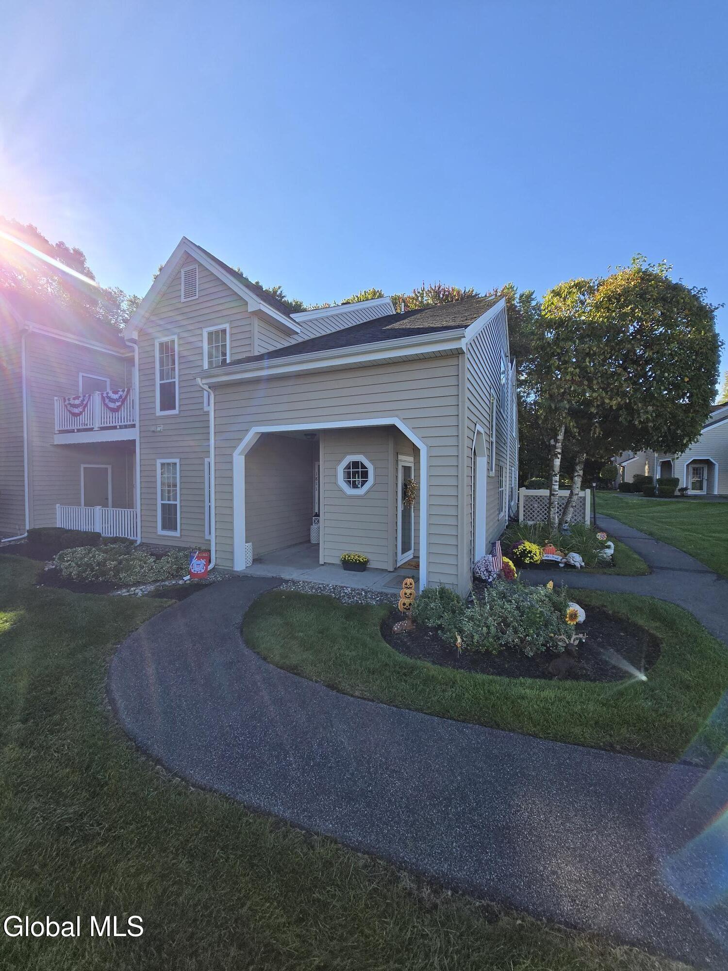 1811 Hampton Place Boulevard — photo
