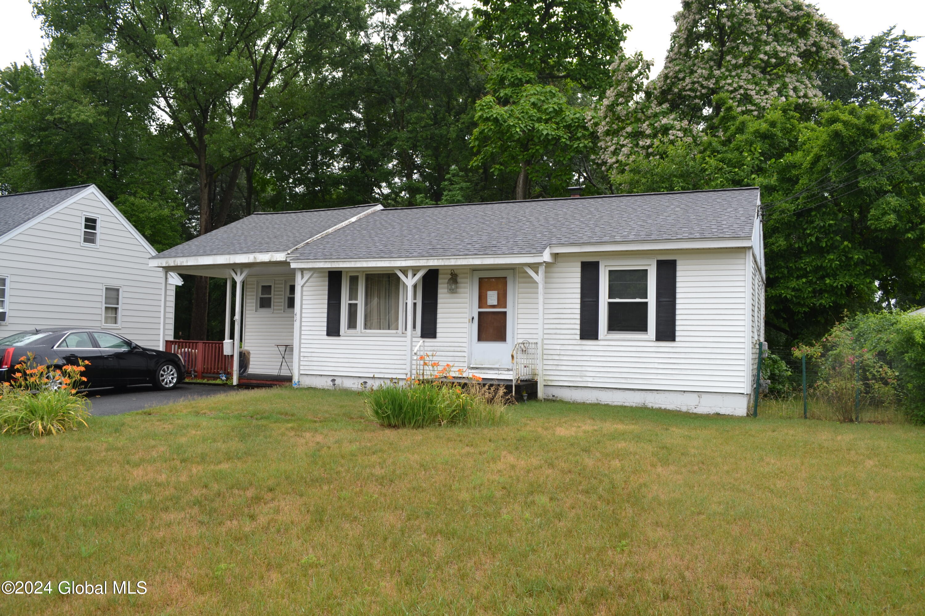 42 Oakwood Drive — photo