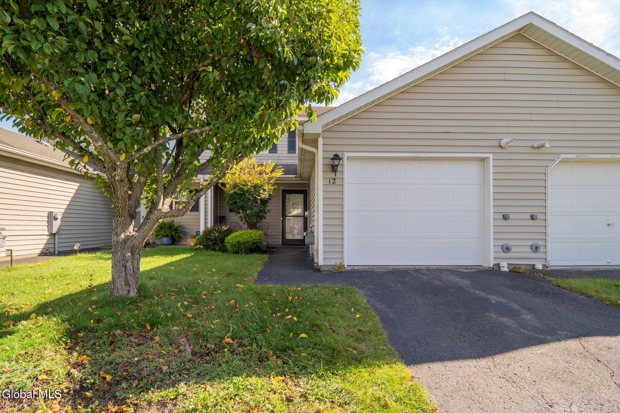12 Marsdale Court — photo