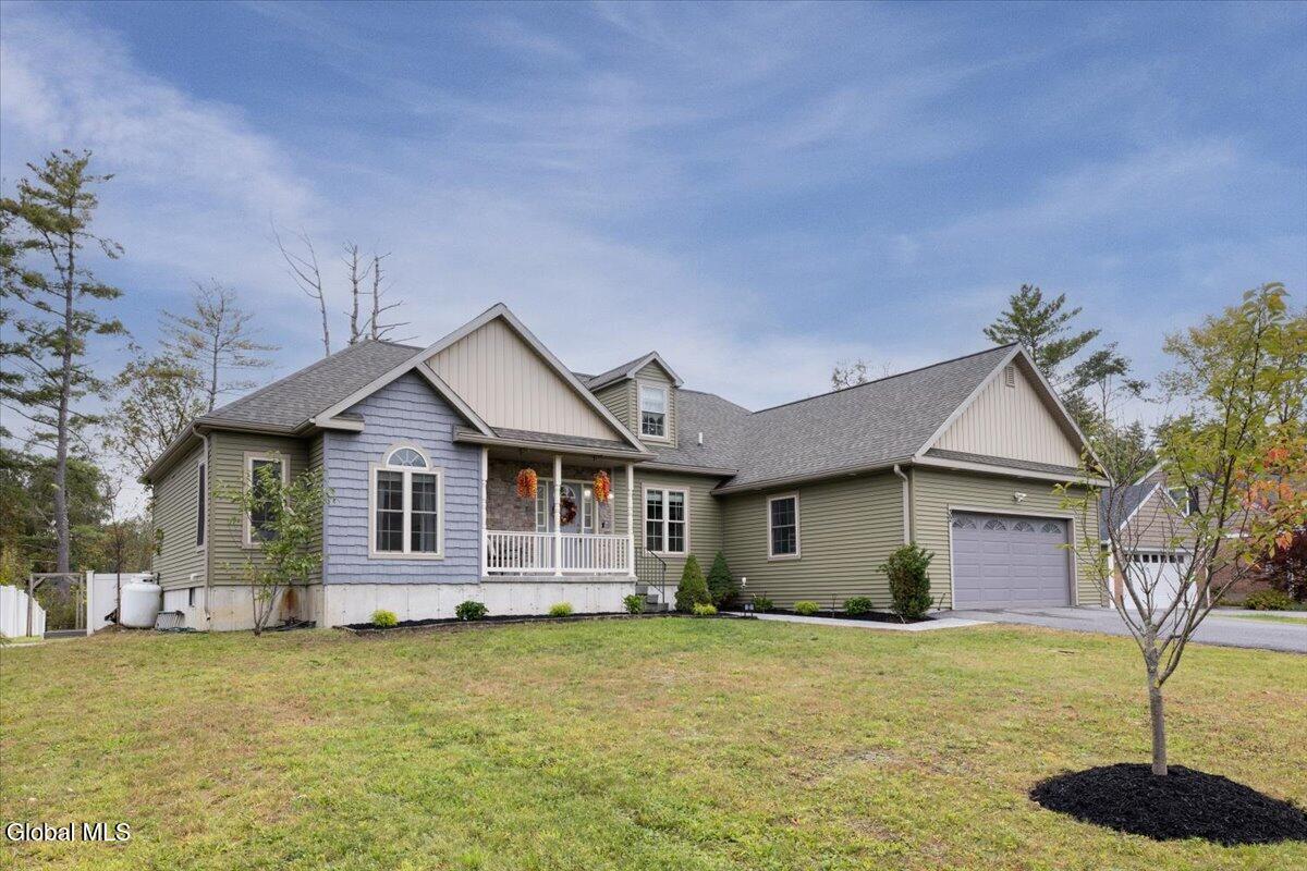 32 Locust Grove Road — photo