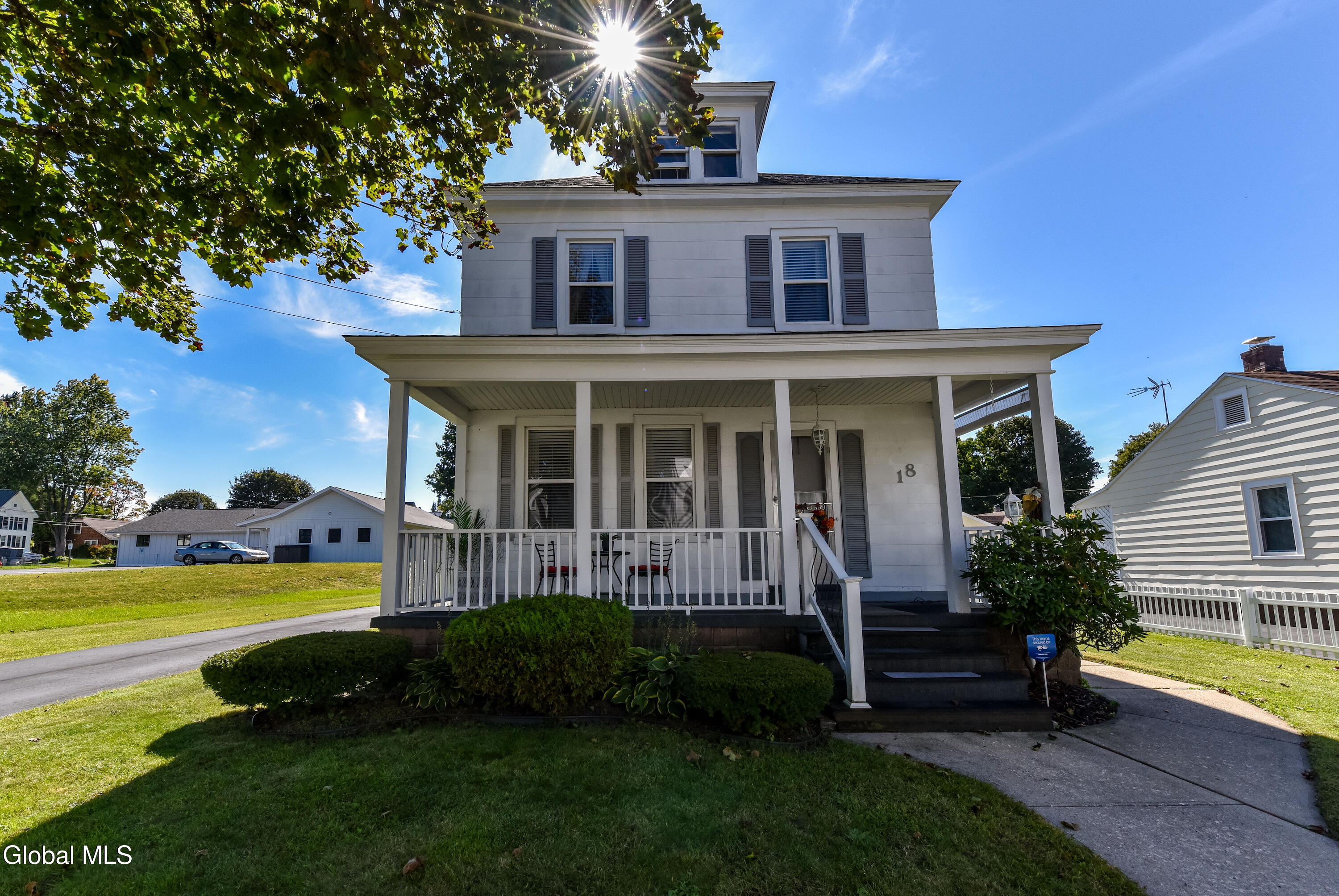 18 Grandoe Lane — photo