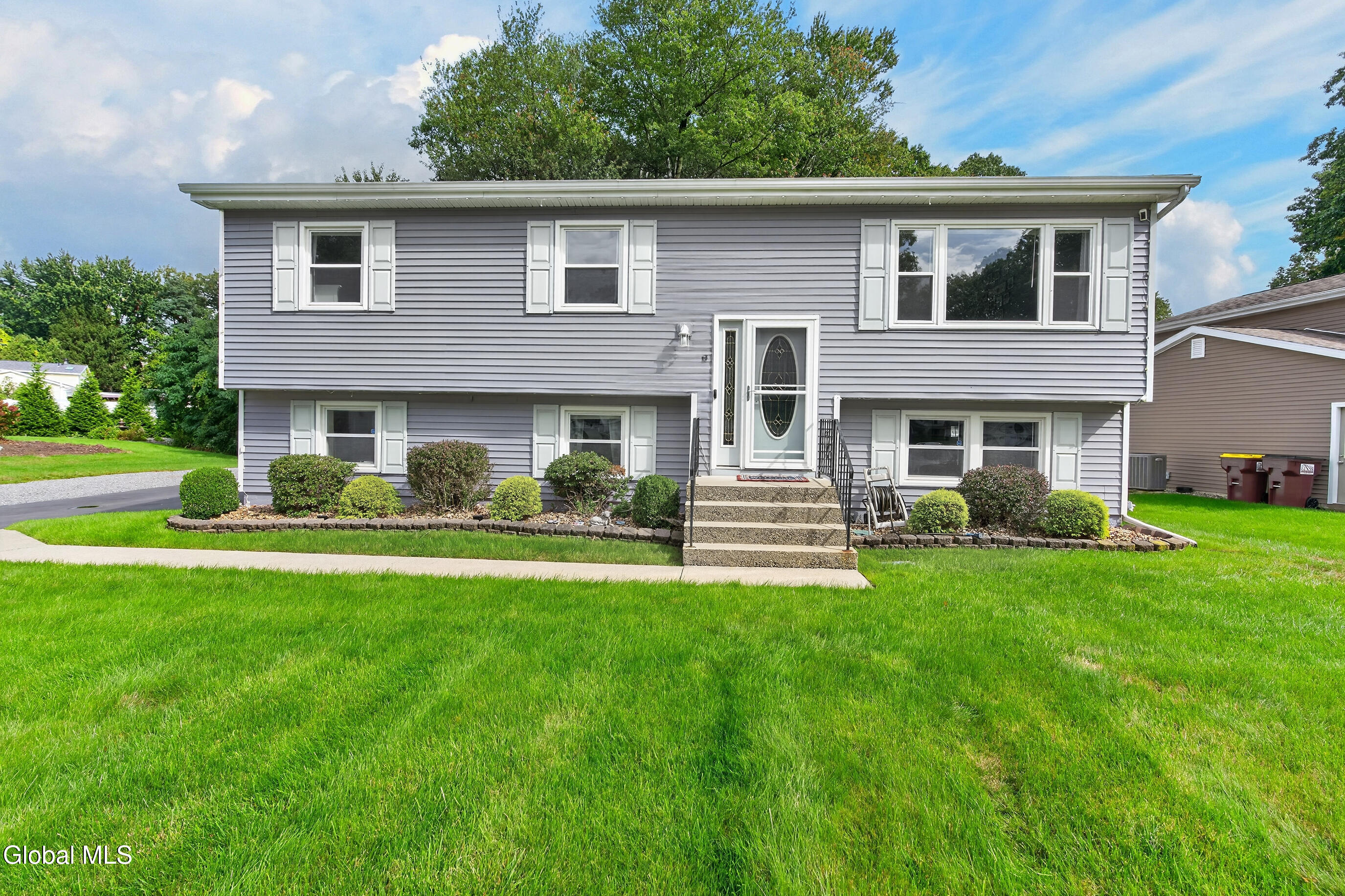 8 Westchester Drive — photo