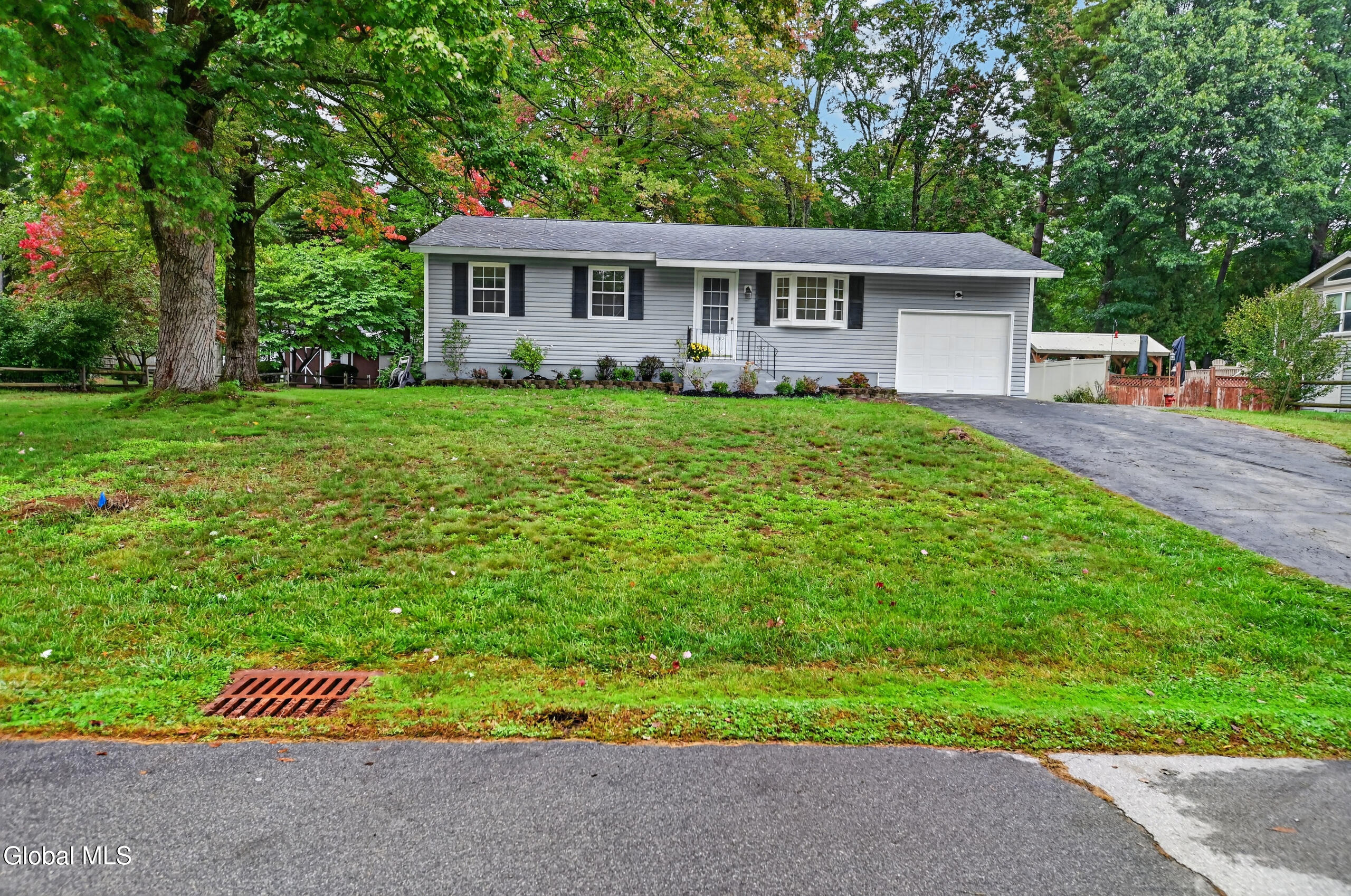 24 Coachman Drive — photo