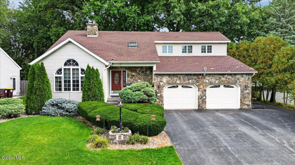 8 Winifred Drive — photo