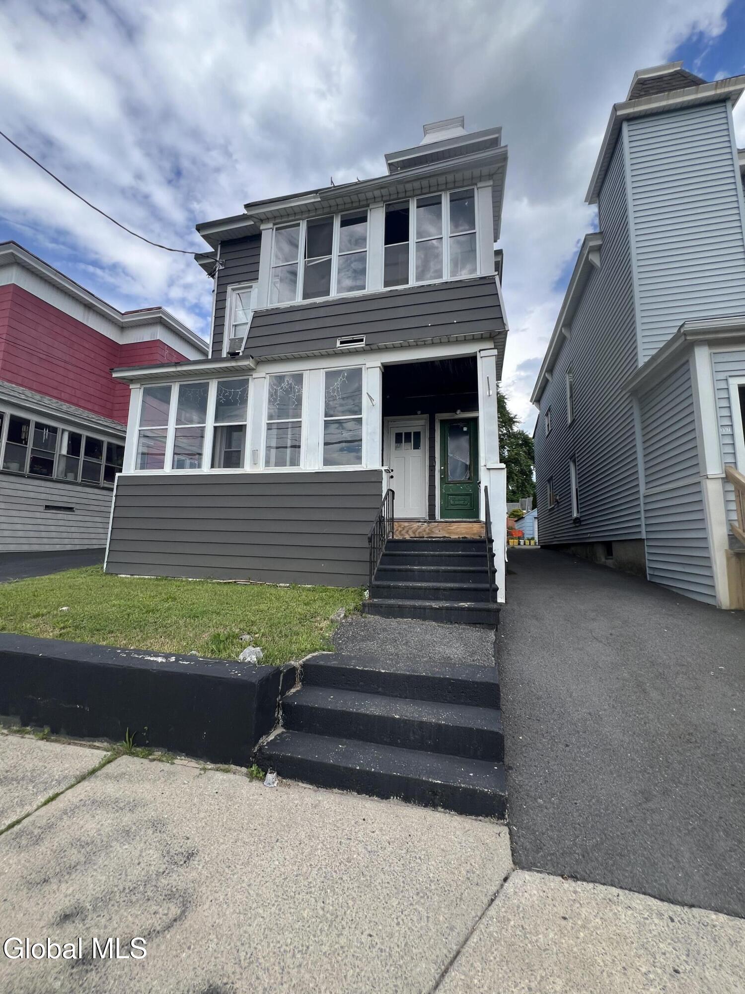 359-361 Forest Avenue, 2nd Floor Apartment — photo