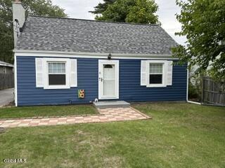 6 Pfeil Avenue — photo