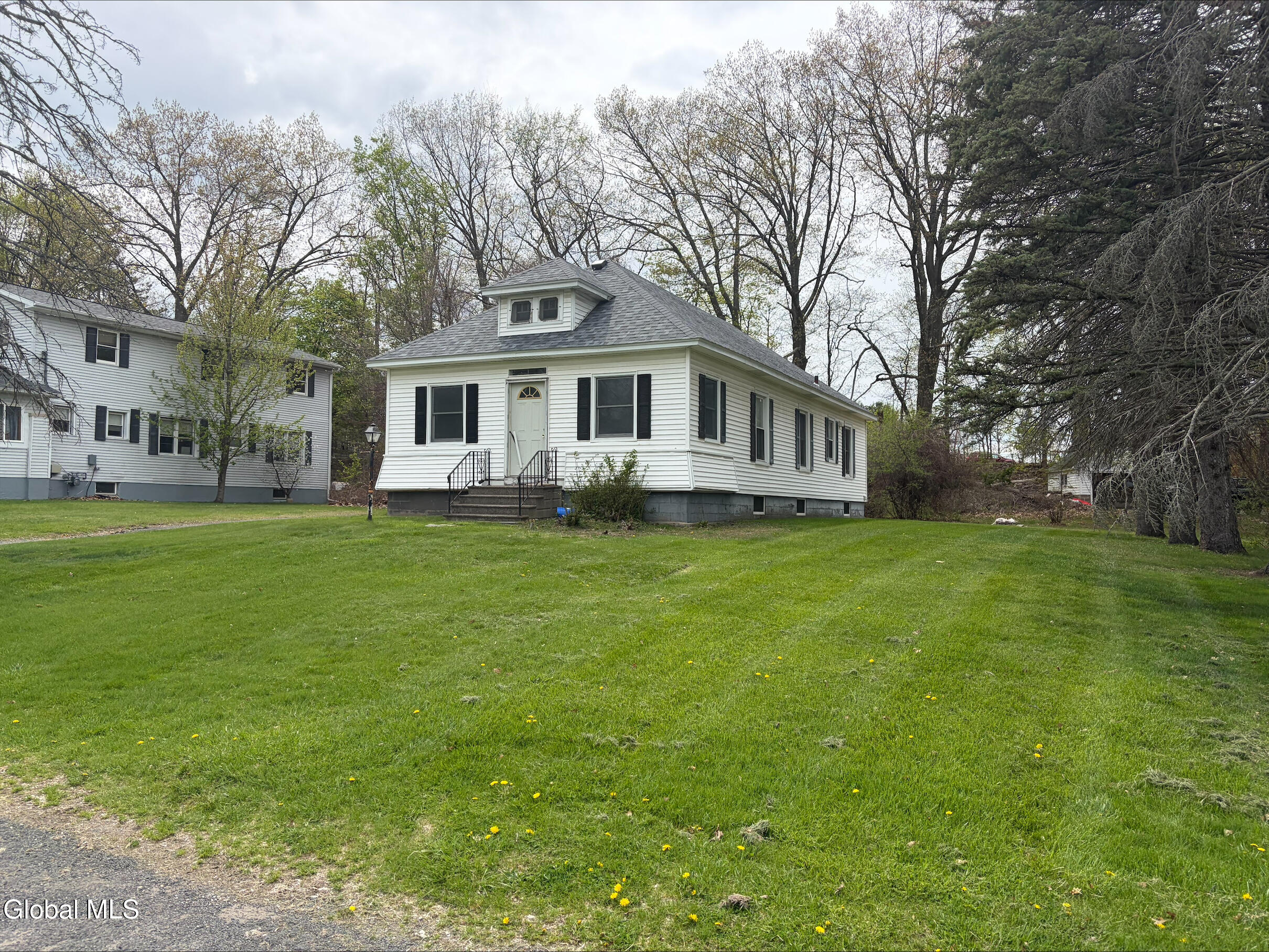 5 Mockingbird Hill — photo