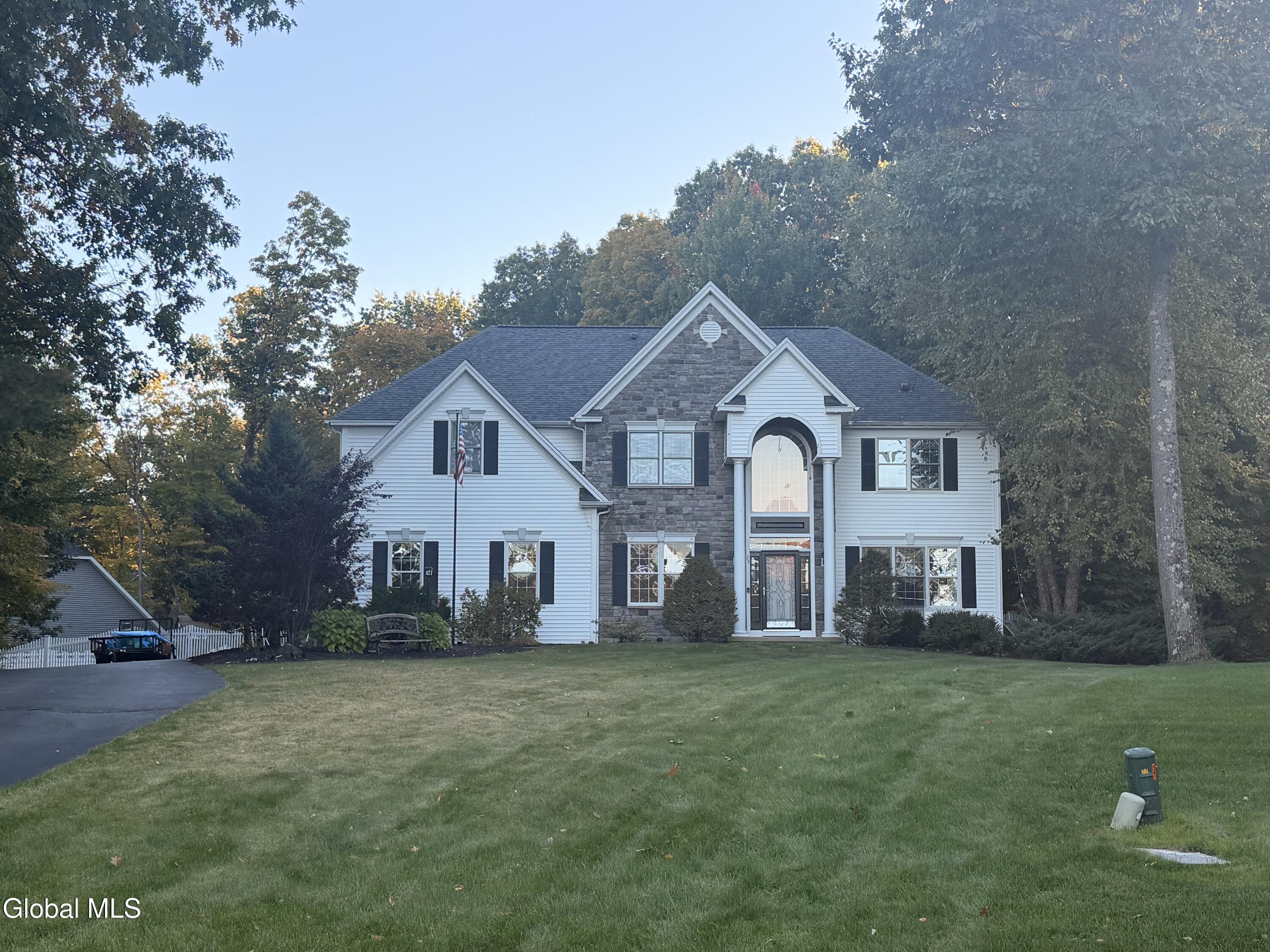 23 Eleanor Court — photo