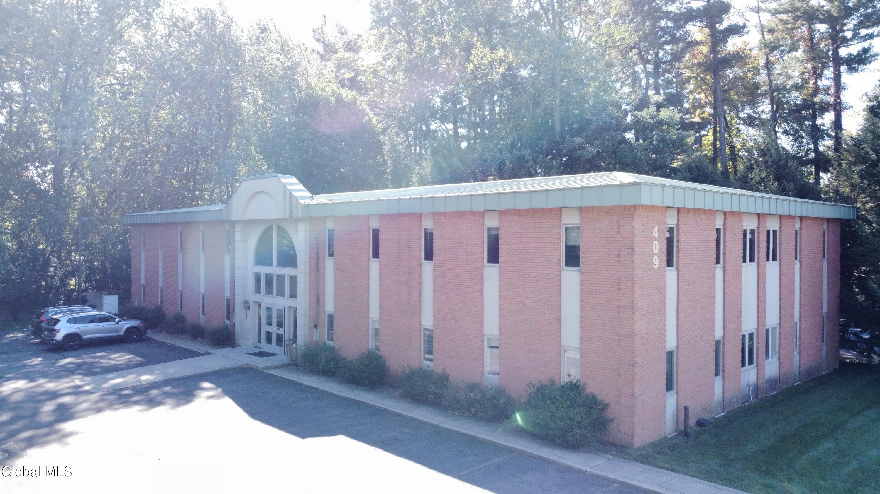 409 New Karner Road — photo