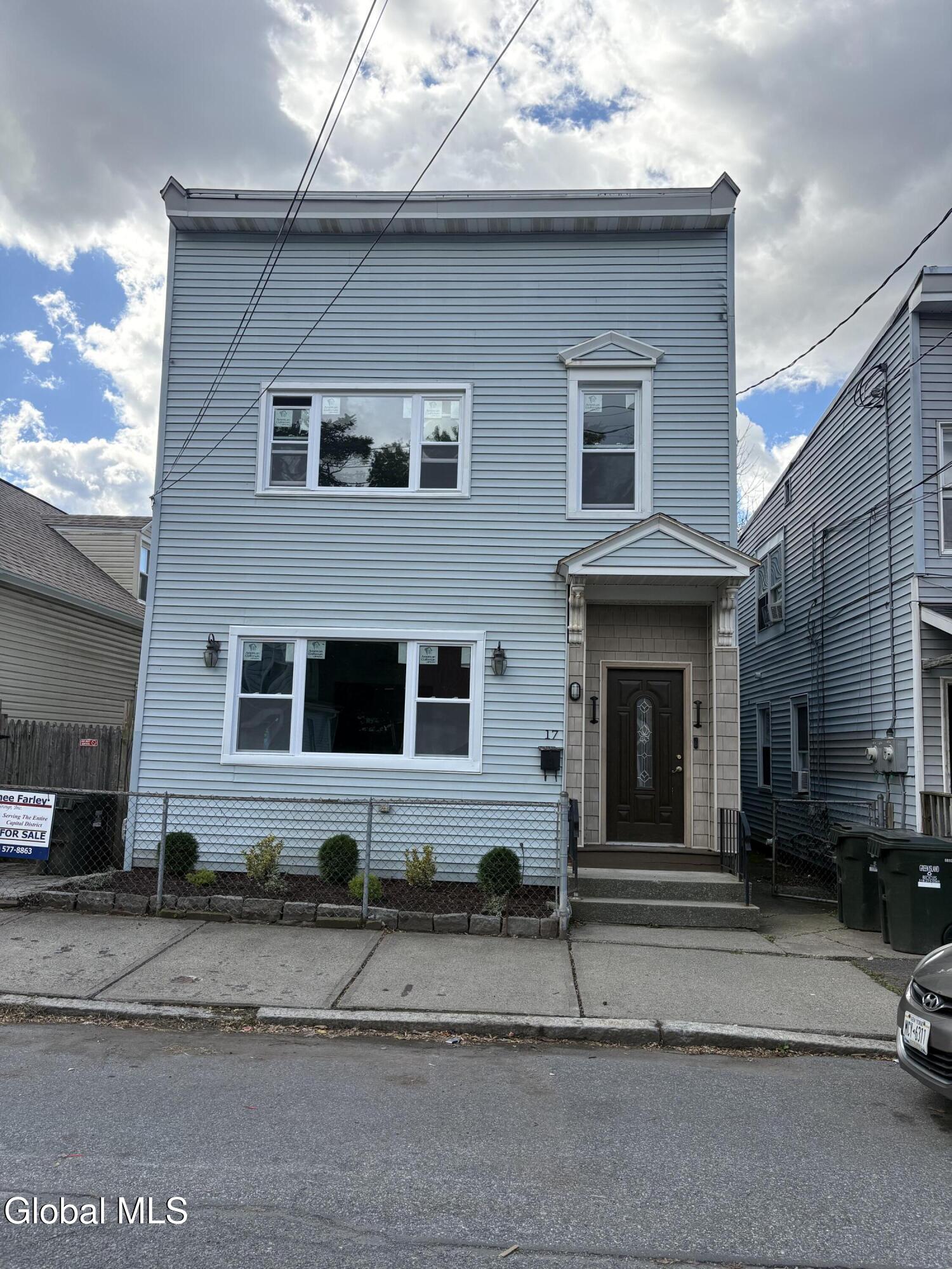 17 Swan Street — photo