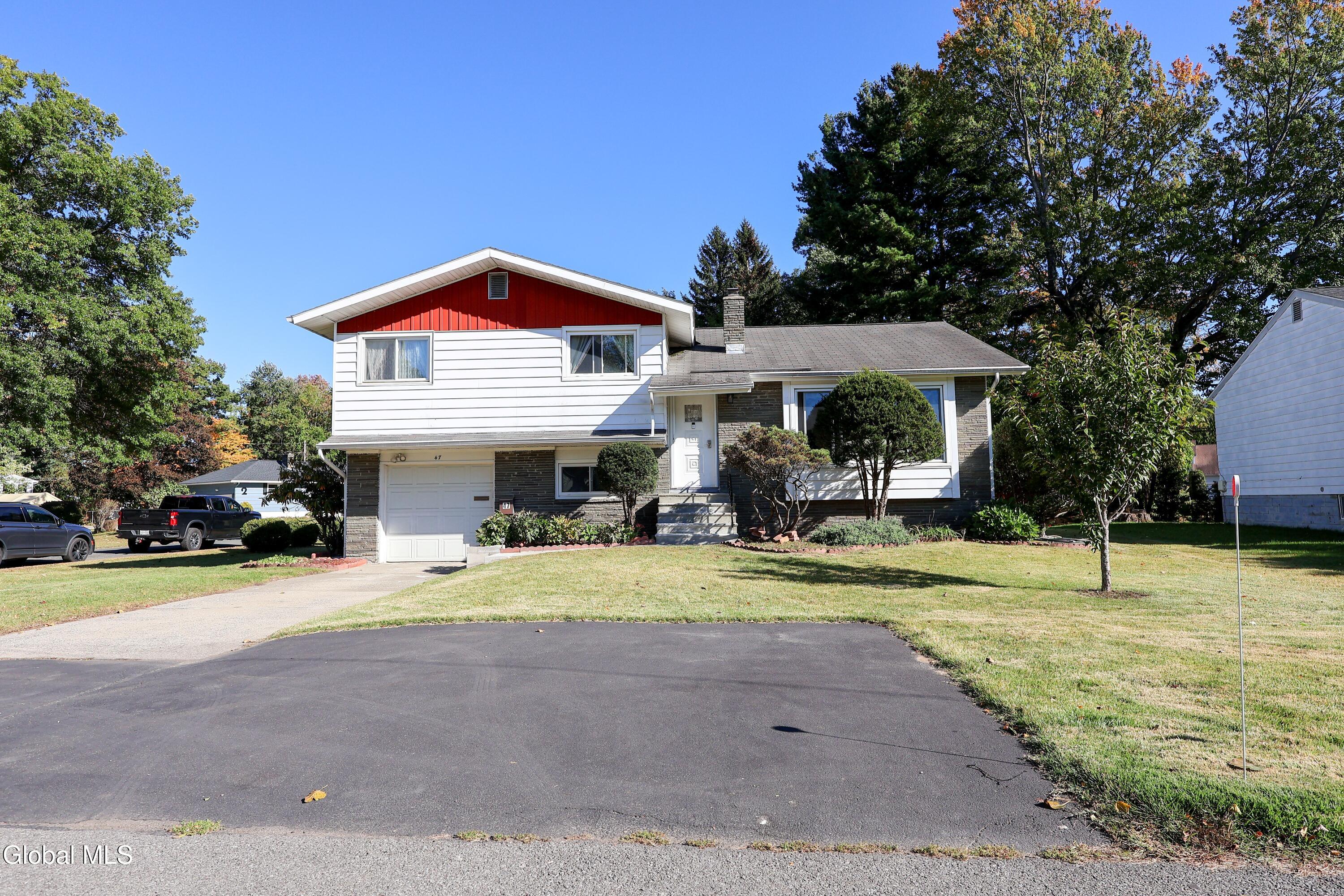 47 Nicholas Drive — photo
