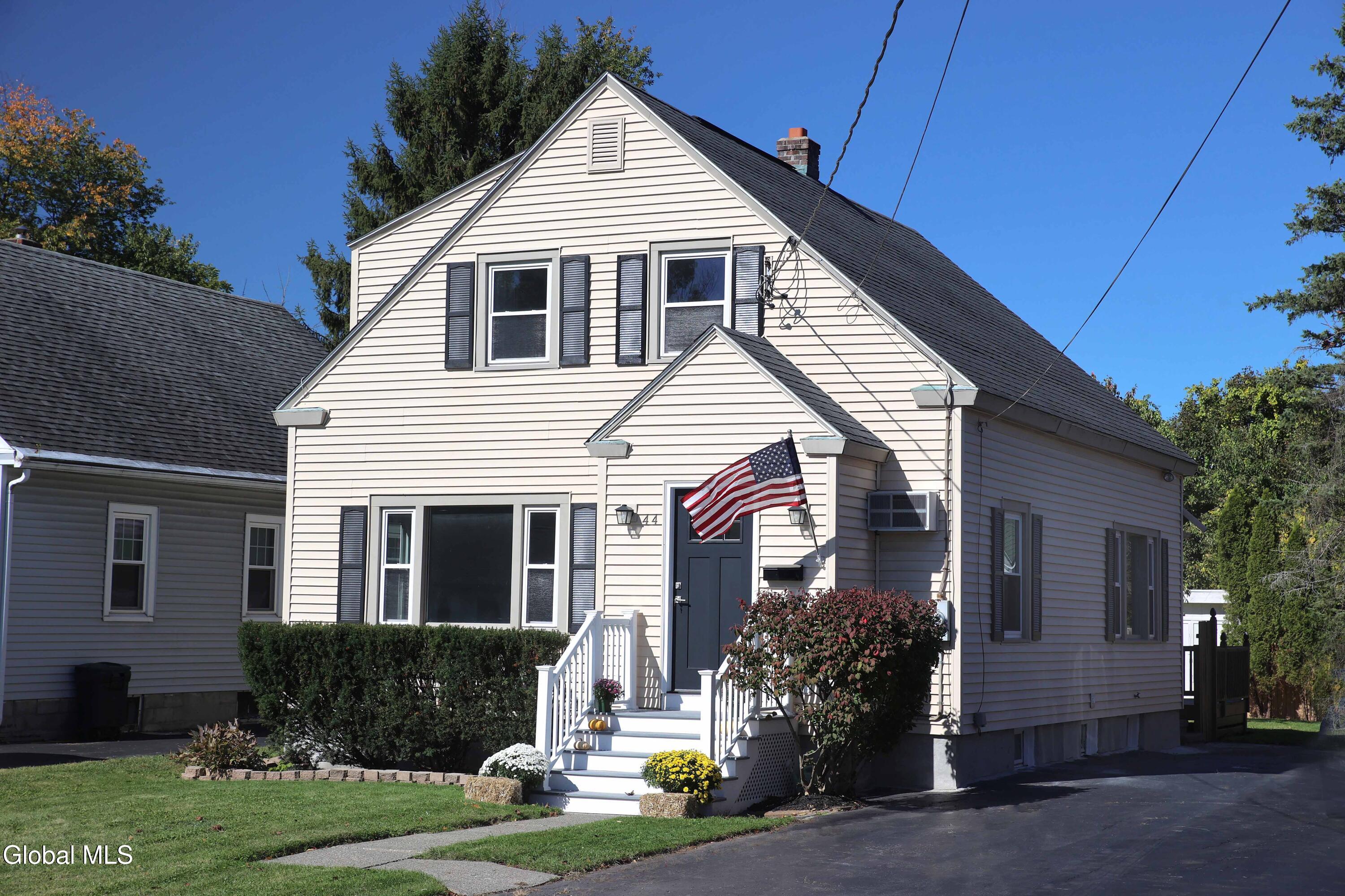44 Swartson Court — photo